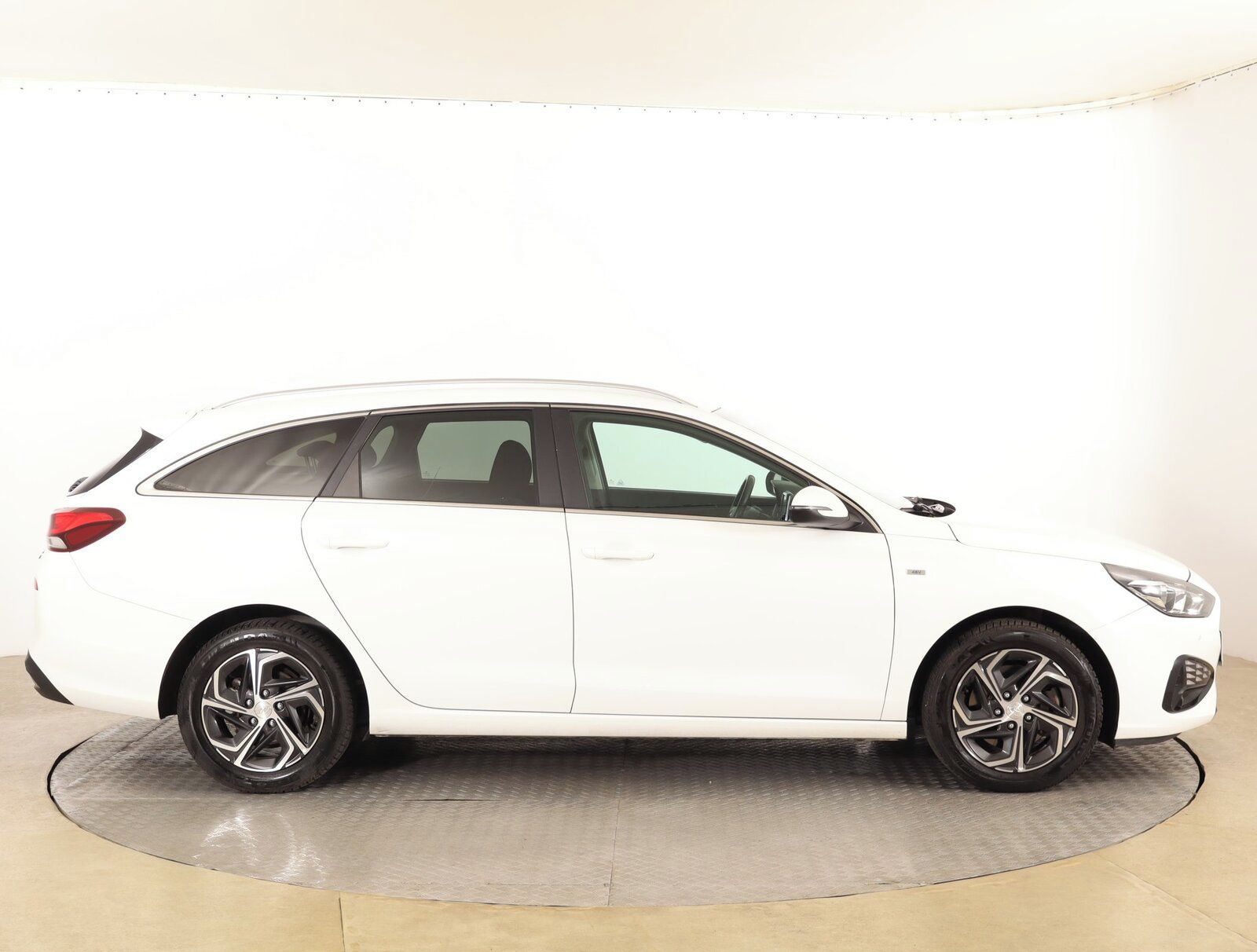 Hyundai i30, 1.5 T-GDI MHEV, Family Comfort - fotka 6