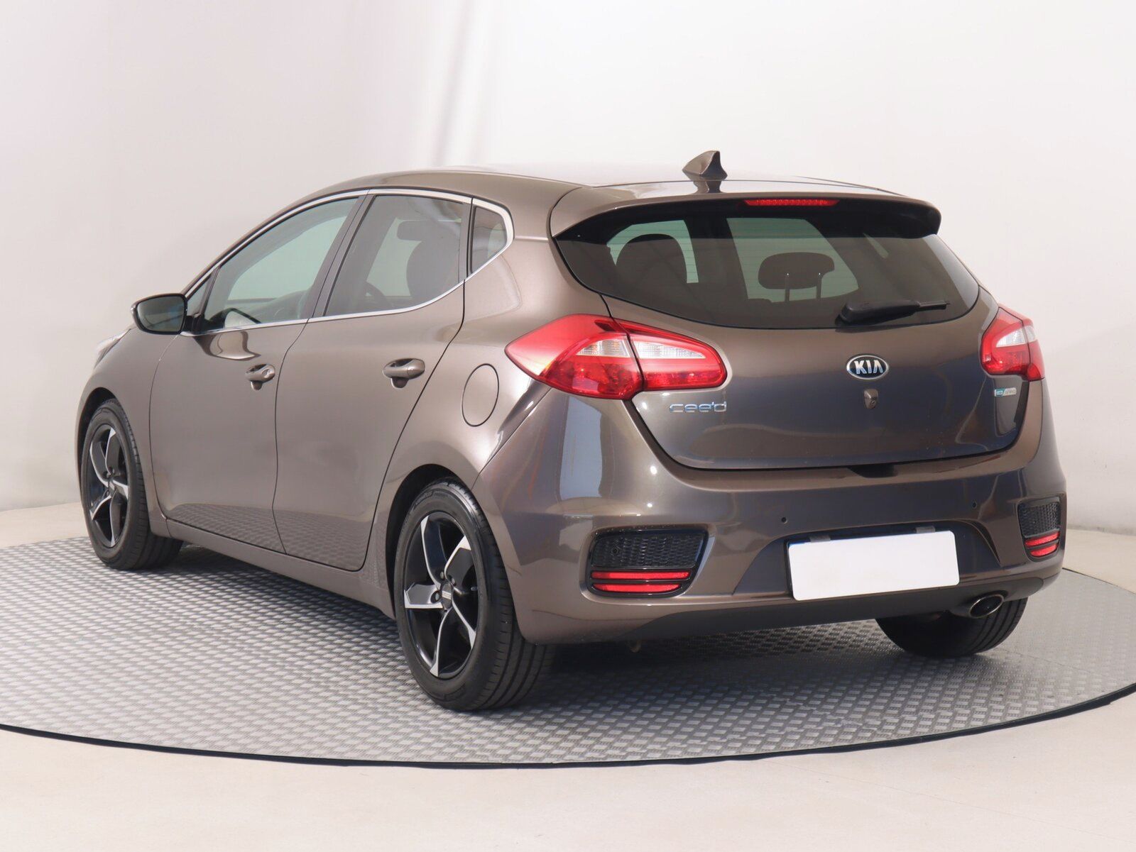 Kia Cee´d, 1.6 GDI, Serv.kniha - fotka 4