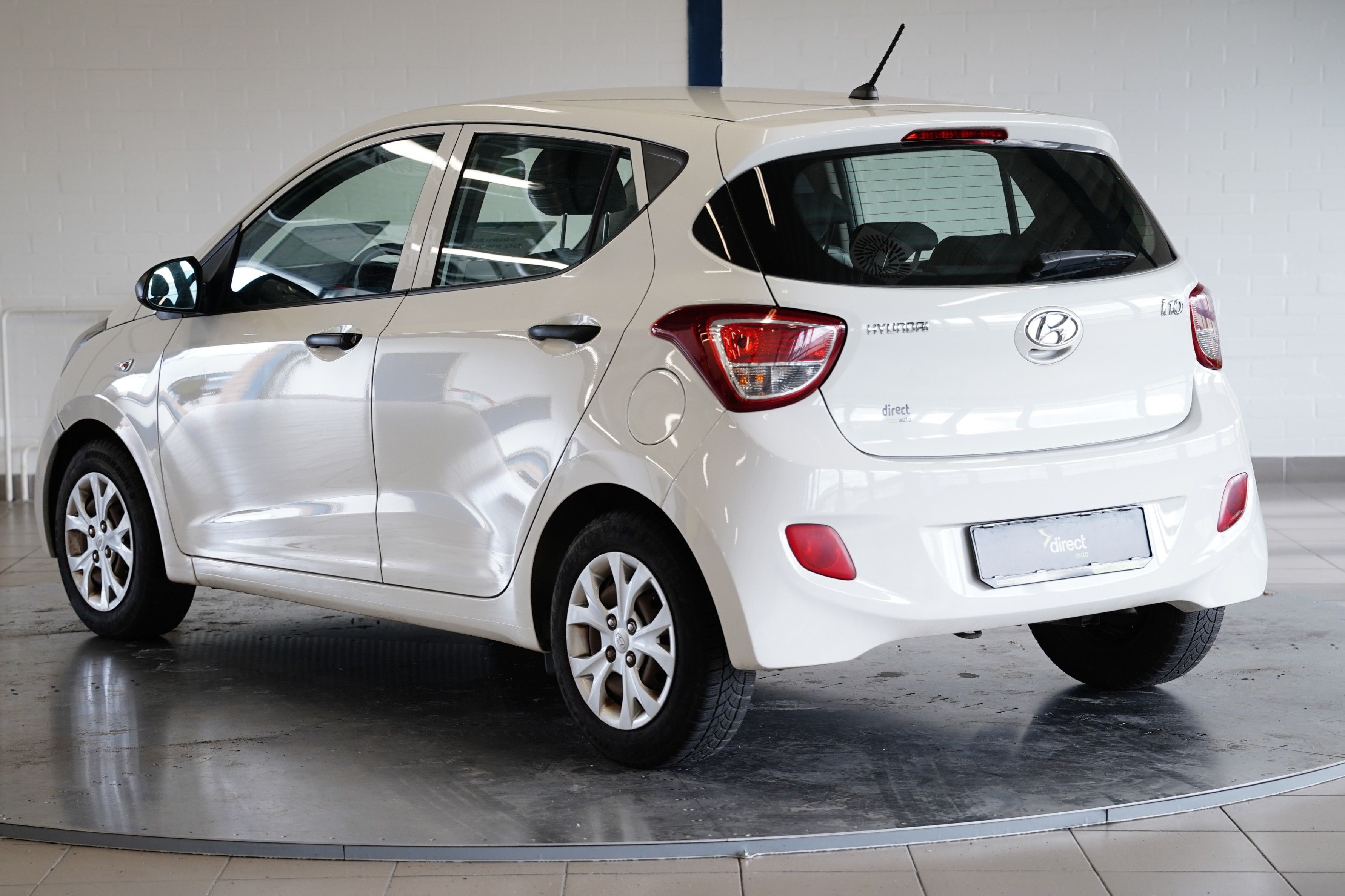 Hyundai i10, 1.0i 49kW Classic - fotka 4