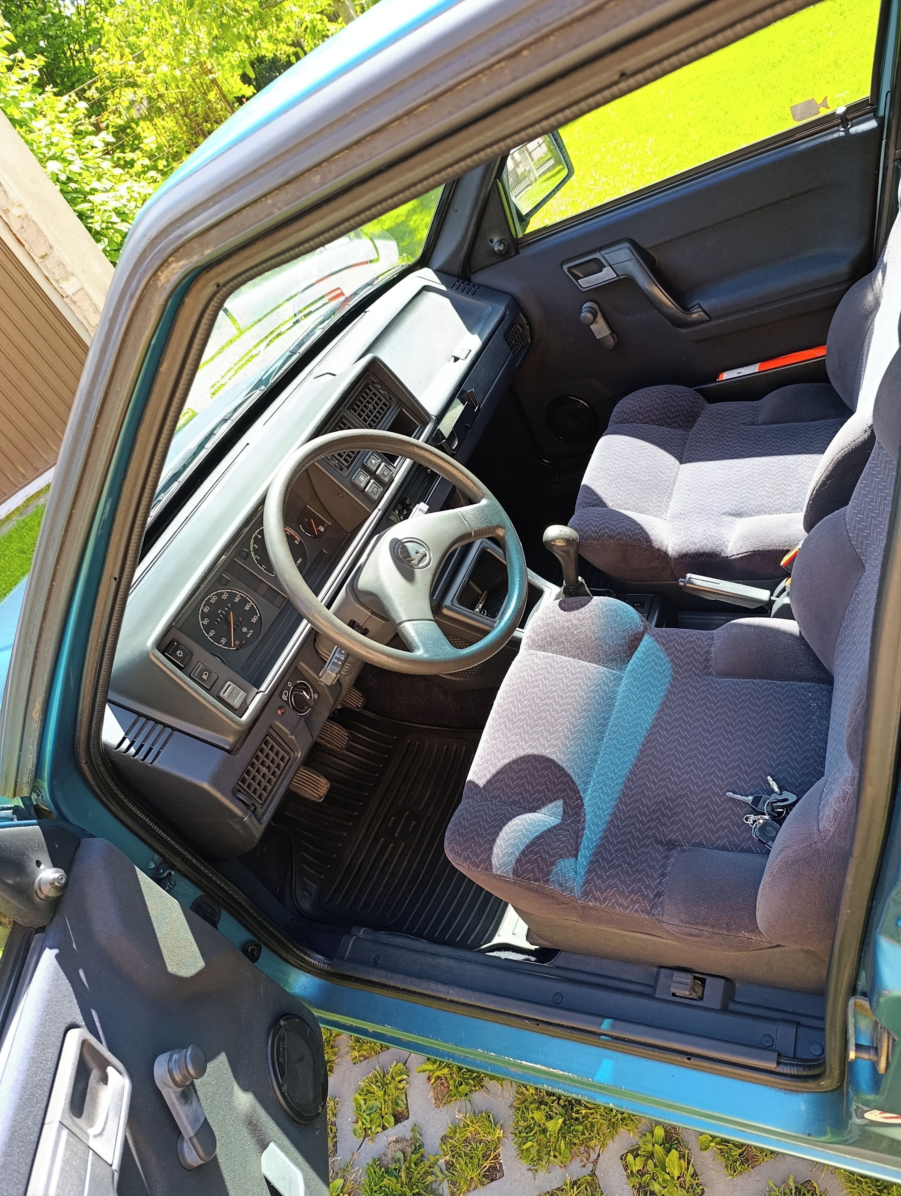 Škoda Favorit, Comfort Line - fotka 6