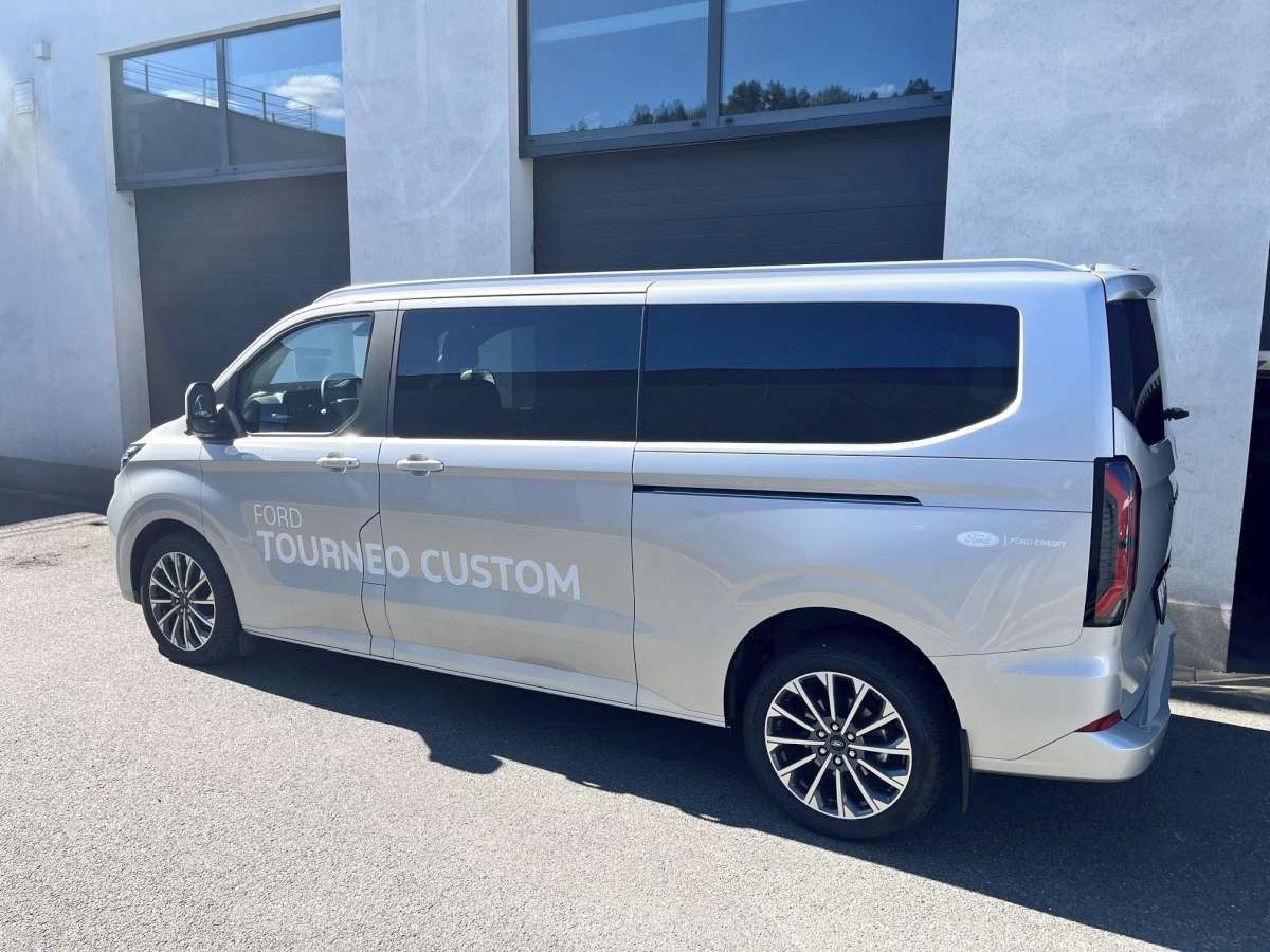 Ford Tourneo Custom, Titanium L2, 125 kW, AWD, ČR - fotka 3
