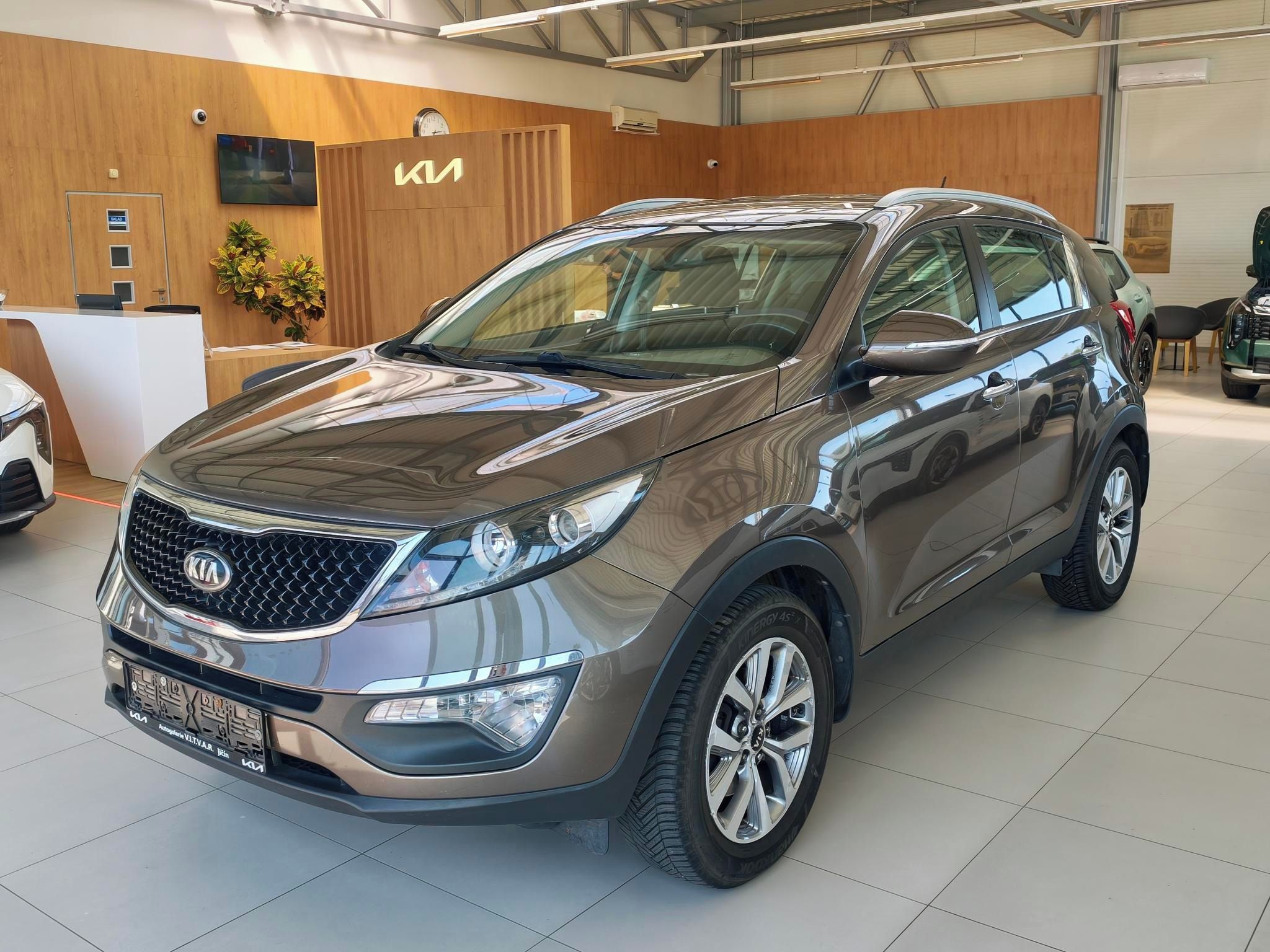 Kia Sportage, SL 1,6 GDi Exclusive 99kW - fotka 3
