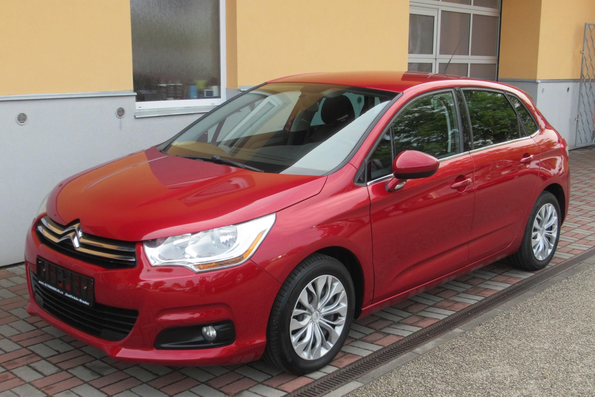 Citroën C4, 1.6 VTi KLIMA TAŽNÉ 1.MAJITEL - fotka 4