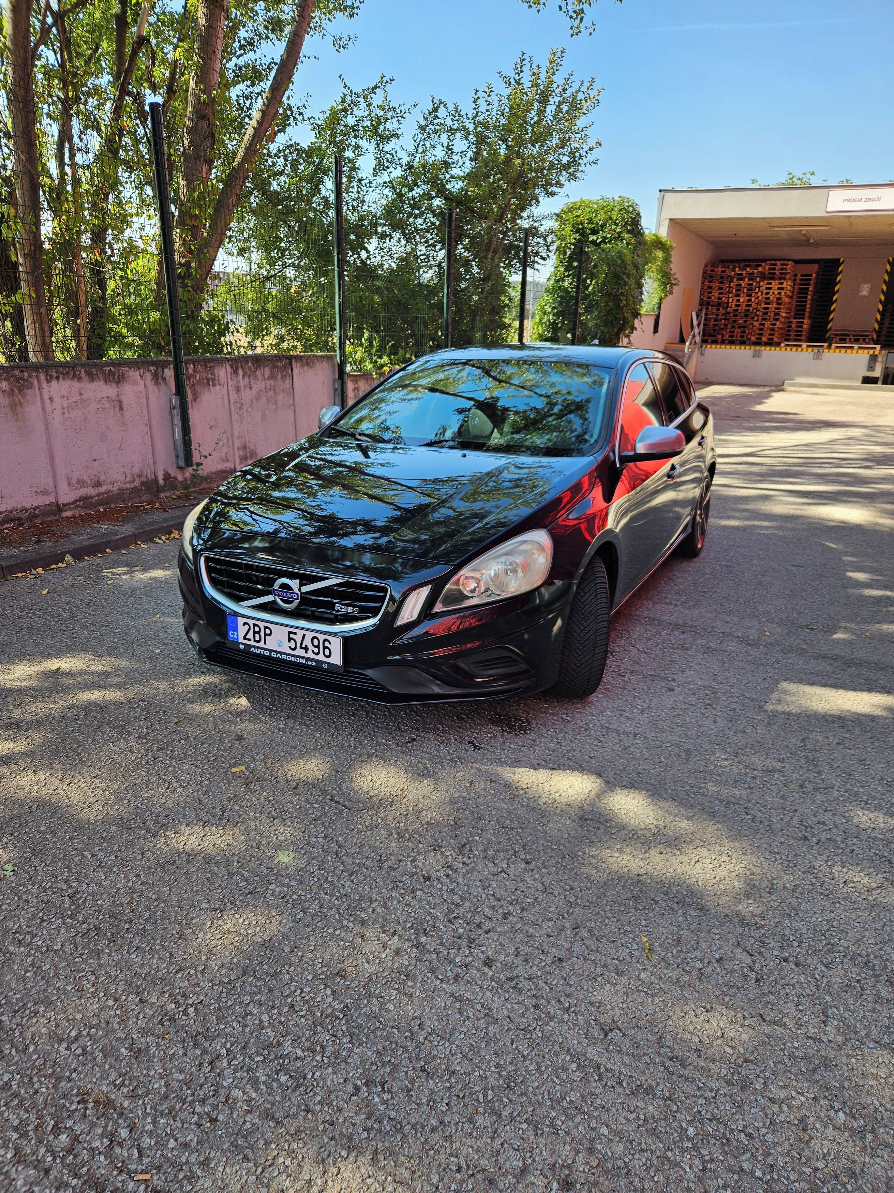 Volvo V60, R DESING