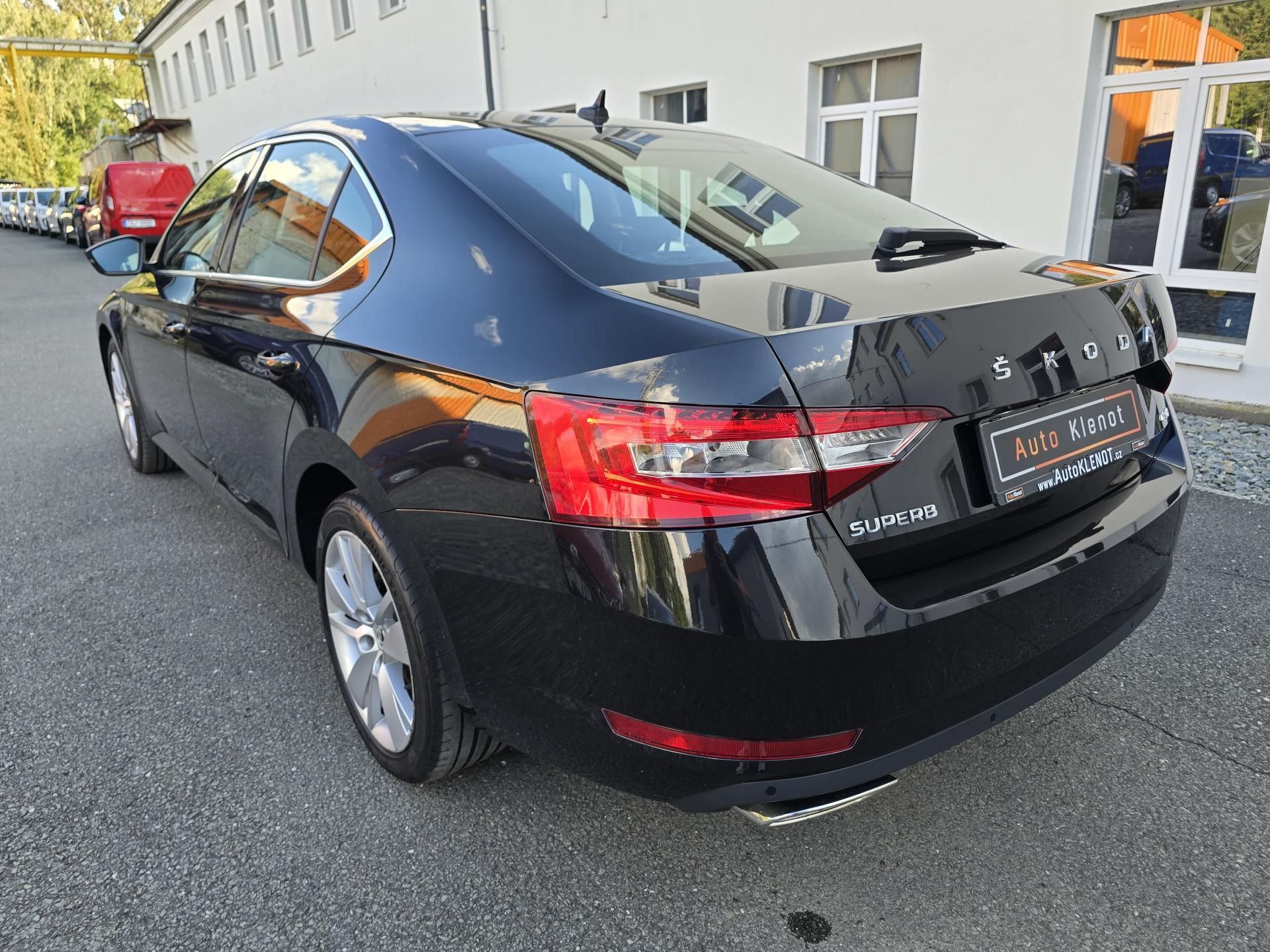 Škoda Superb, 200kW 4x4 DSG STYLE DPH - fotka 5