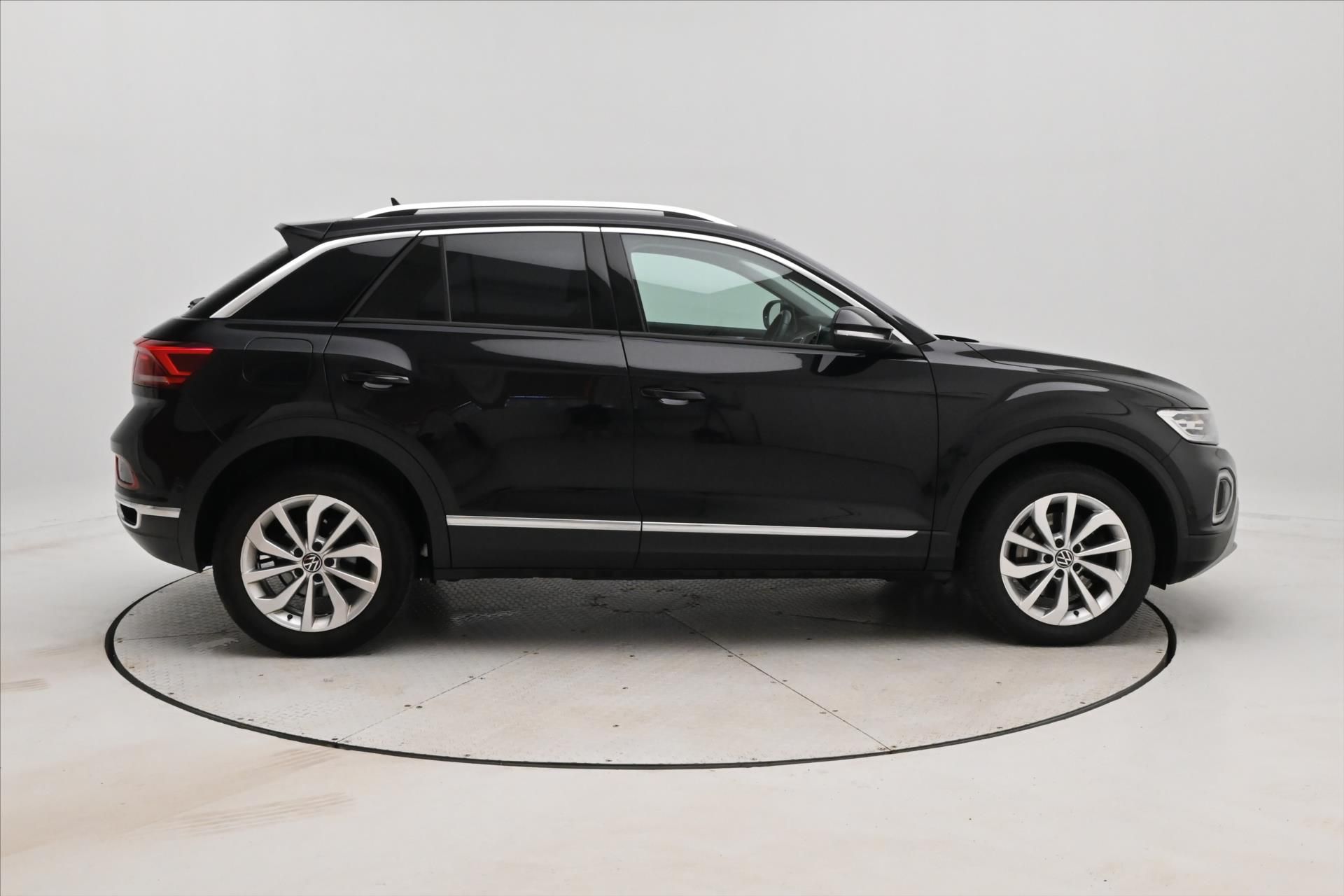 Volkswagen T-Roc, 2,0 TDI 110kW DSG Style Plus Z - fotka 4