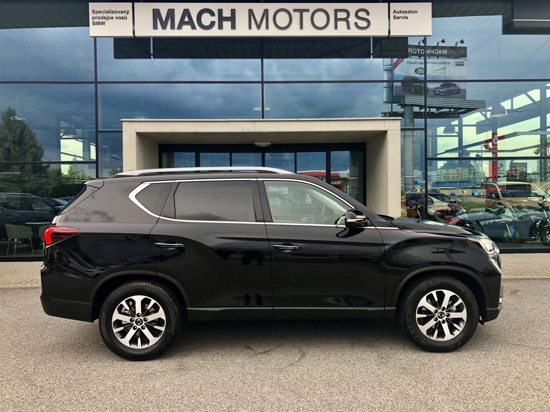 KGM Rexton, Club AWD A8 7místné - fotka 4