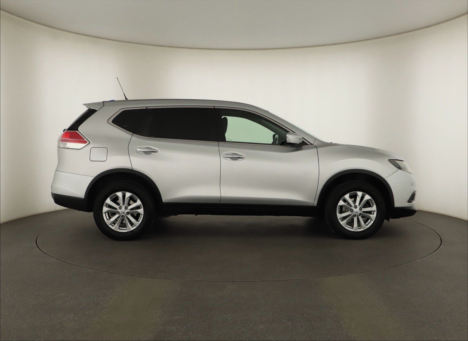 Nissan X-Trail, 1.6 dCi, Tempomat - fotka 6