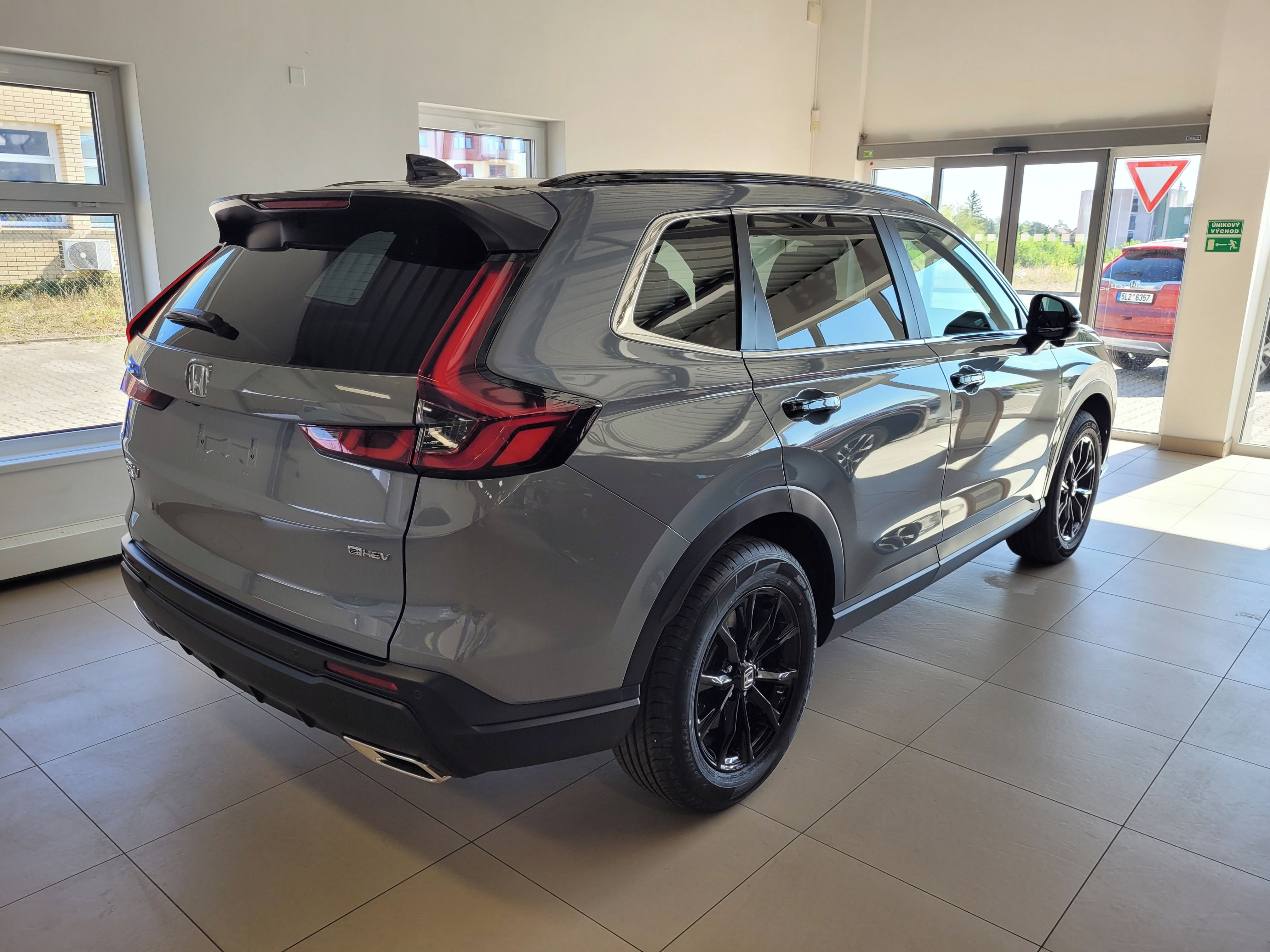 Honda CR-V, 2.0 e:HEV 4x4 ELEGANCE - fotka 6