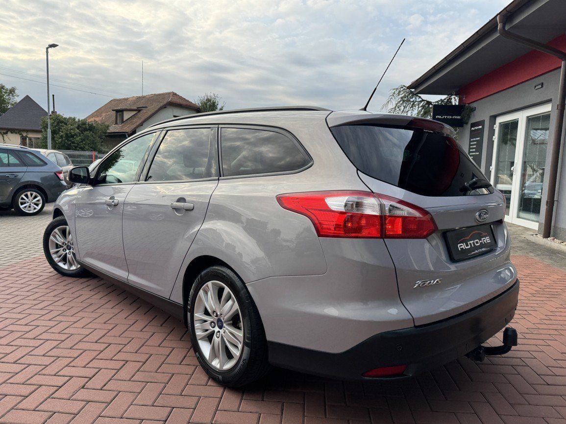 Ford Focus, 1.6Ti-VCT Klima Parkování - fotka 3