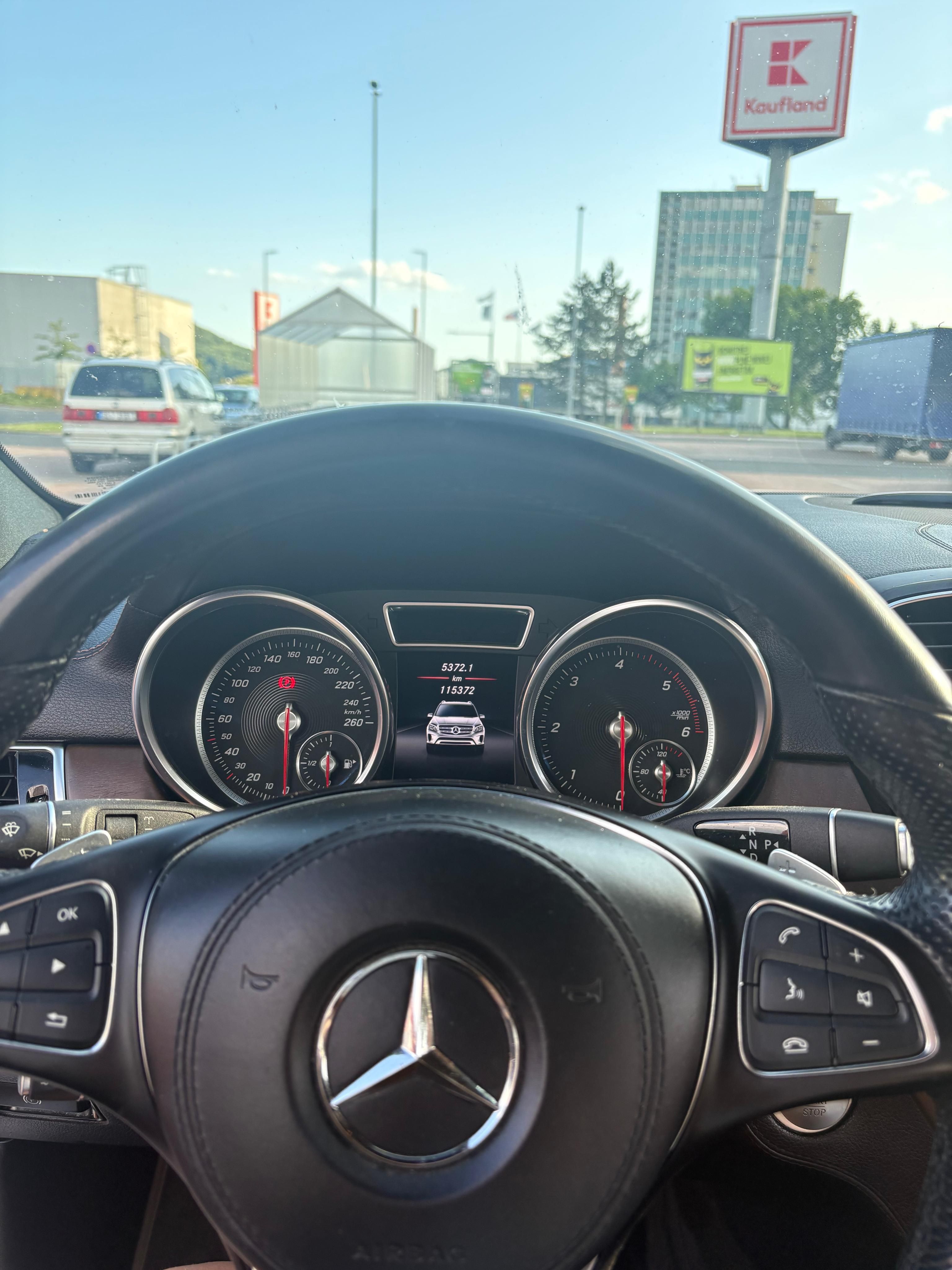 Mercedes-Benz GLS, Mercedes-Benz GLS 350 4MATIC - fotka 6