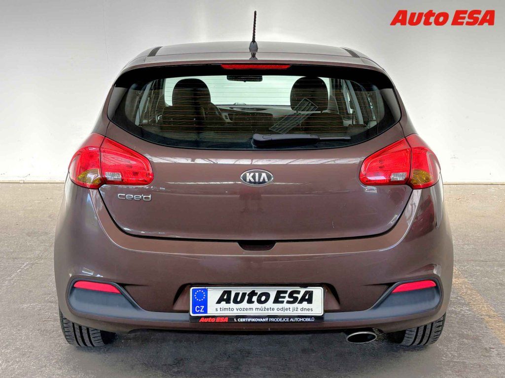 Kia Cee´d, 1.4i - fotka 5