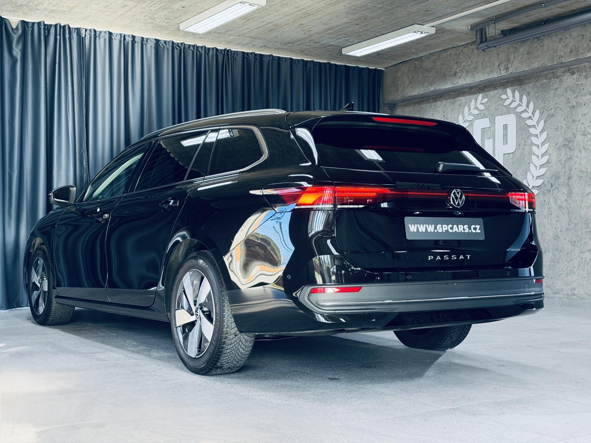 Volkswagen Passat, 1.5Tsi*TAŽ*MASAŽE*360°KAMERY* - fotka 6