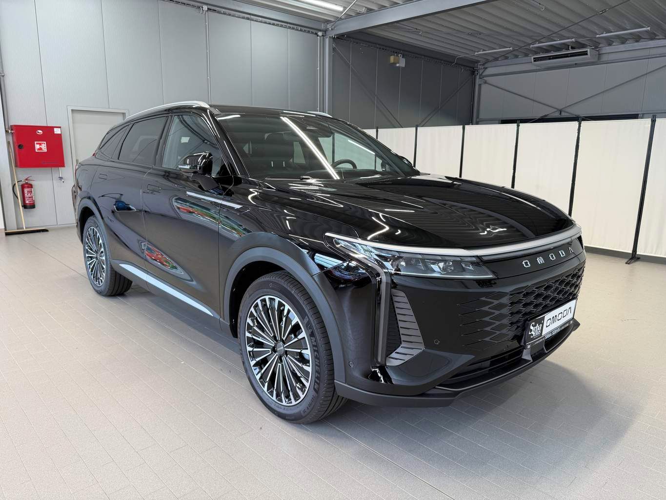 Omoda 9, Premium 1.5TGDI PHEV AWD - fotka 2
