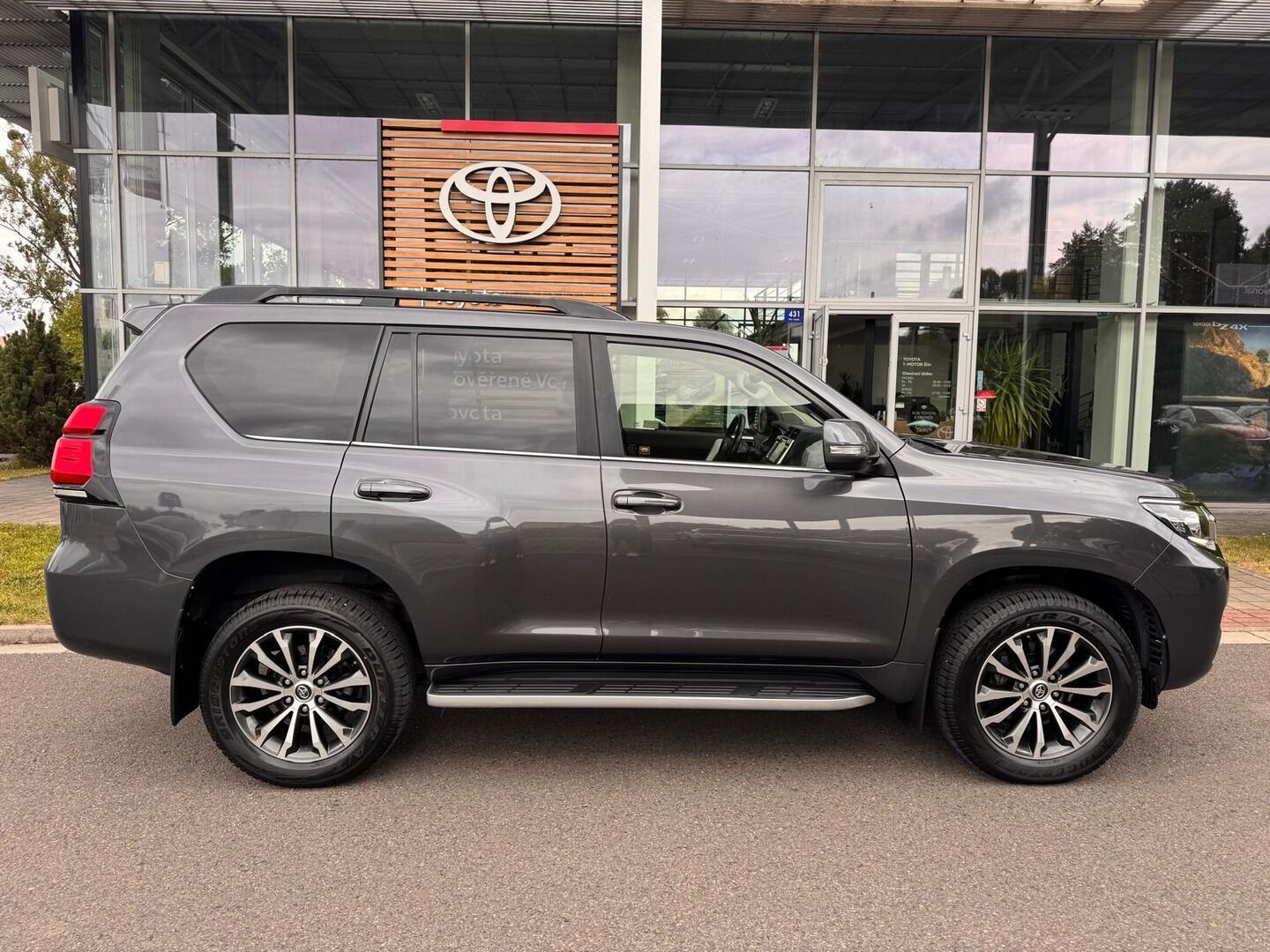 Toyota Land Cruiser - fotka 2