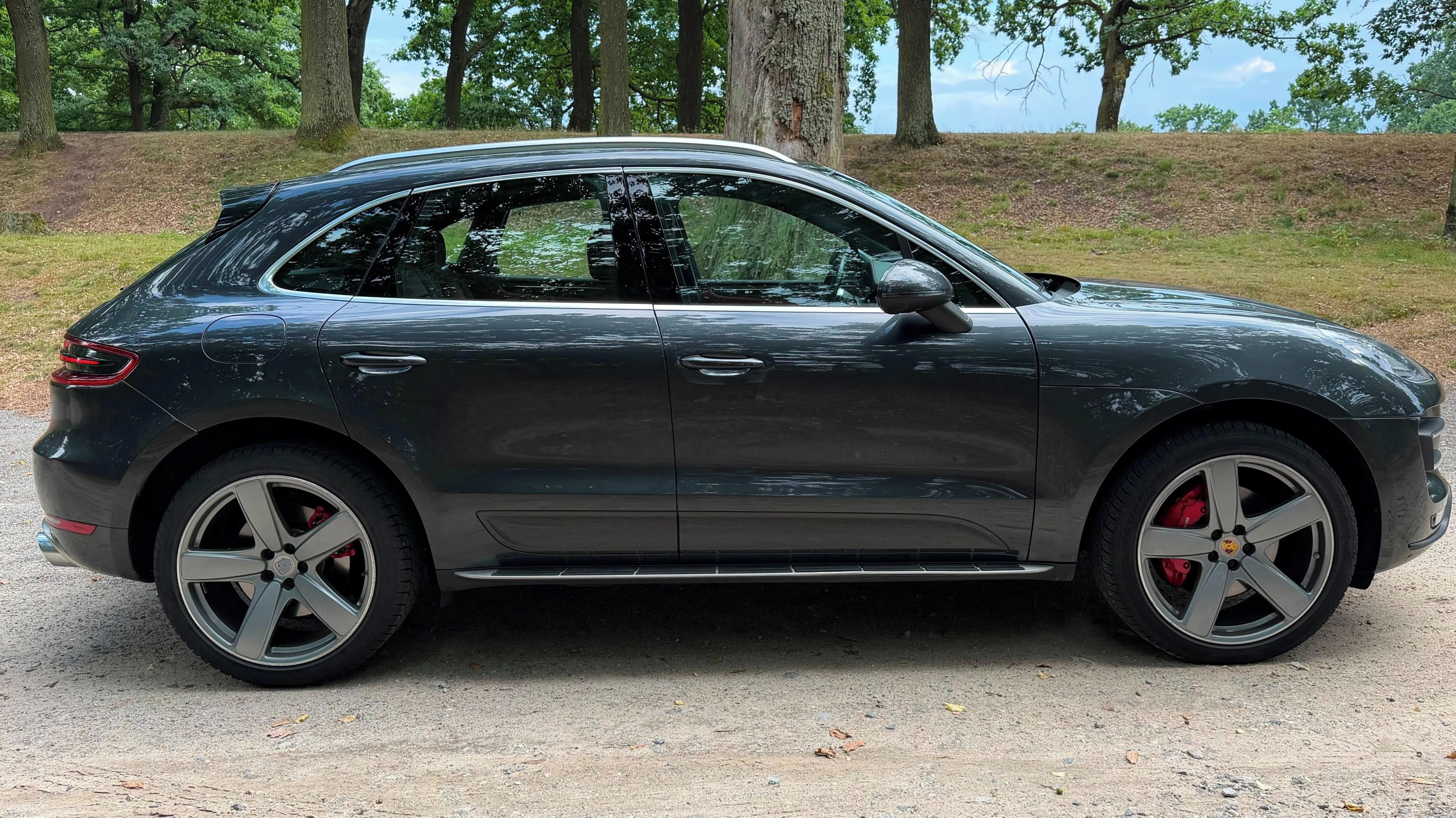 Porsche Macan, Turbo, téměř max výbava - fotka 6