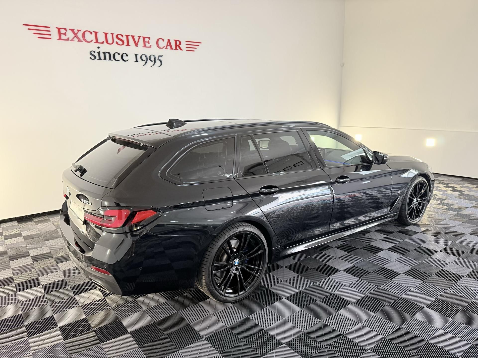BMW Řada 5, 530d xDrive M-Sport Laser FCL - fotka 4