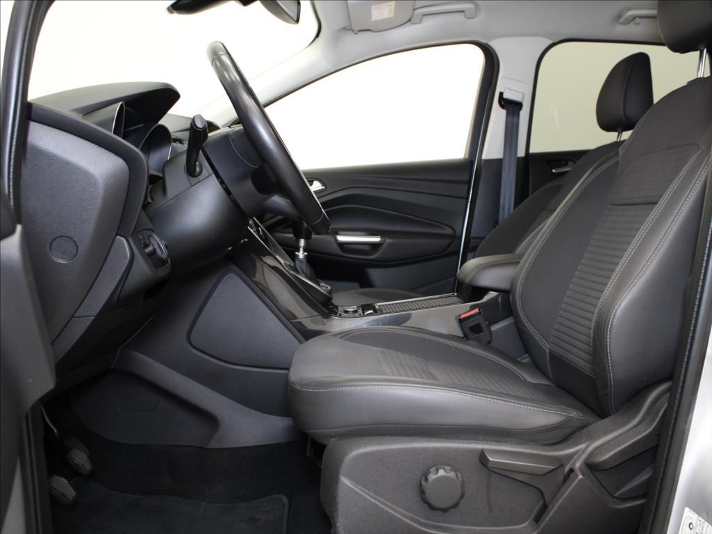 Ford Kuga, 1,5 TDCi 88kW Titan.X ACC ČR - fotka 6