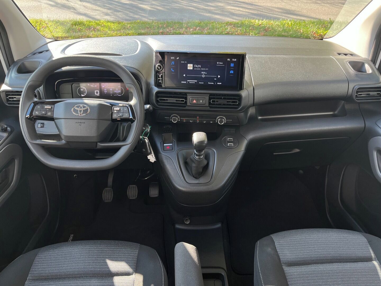 Toyota Proace City Verso, 1.5 nafta 130 koní - výbava - fotka 4