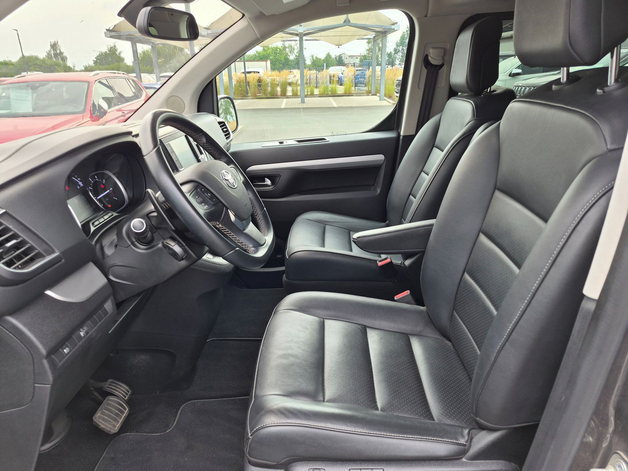 Toyota Proace Verso, VIP L2 Webasto 2,0 D 130 kW 8A - fotka 5