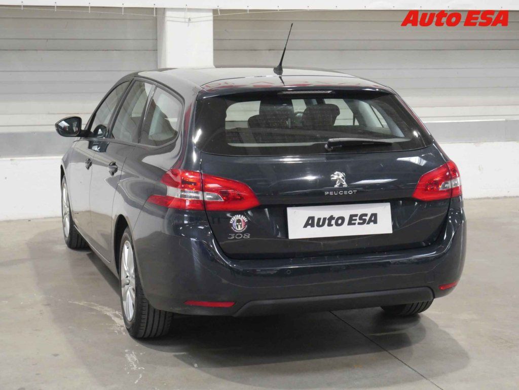 Peugeot 308, 1.2,1.maj,ČR,servis.kniha - fotka 4