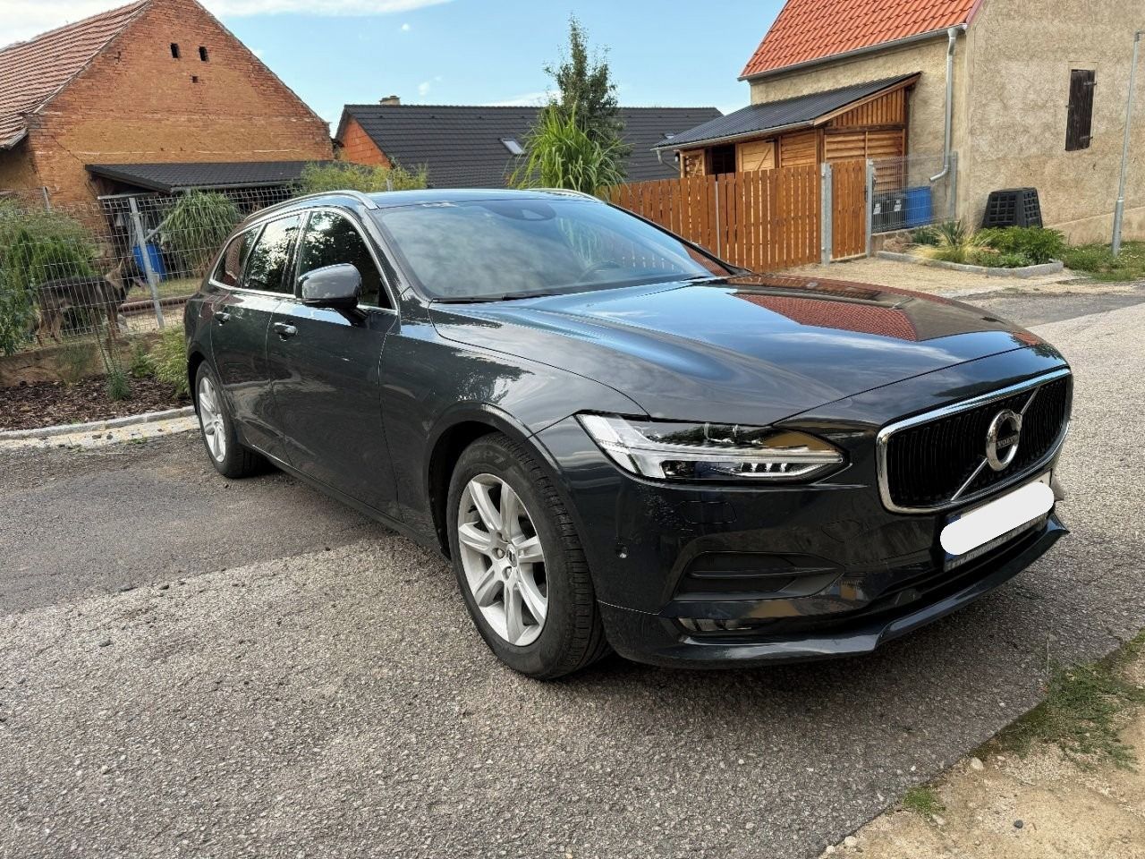 Volvo V90, D4 AWD Momentum AT8, ČR