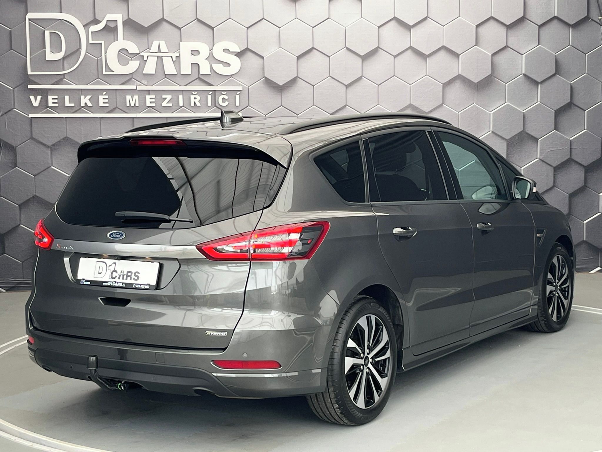 Ford S-MAX, 2.5 Duratec HEV ST-LINE - fotka 4