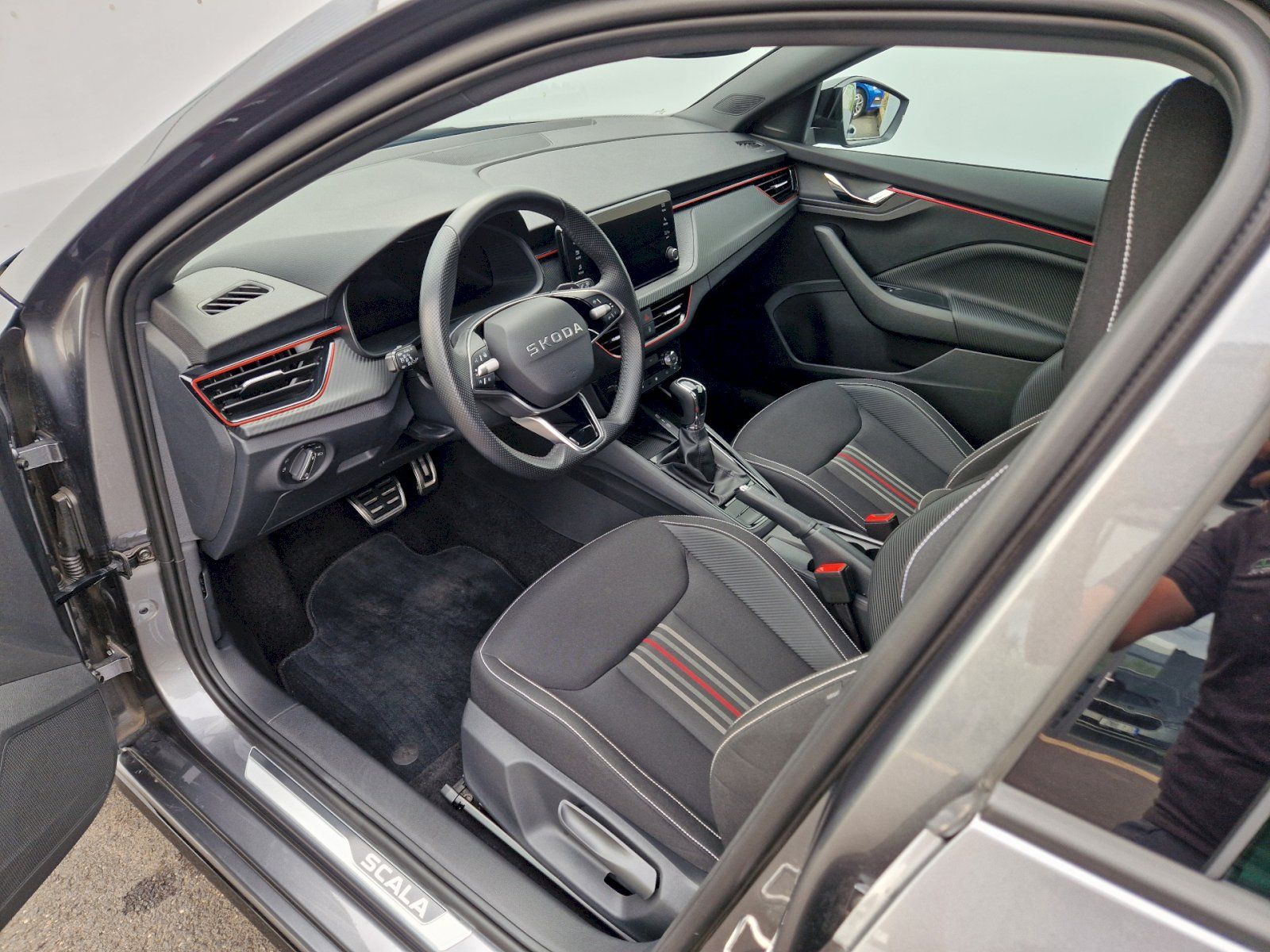Škoda Scala, 1.0TSI 85kW DSG Monte Carlo Pl - fotka 6