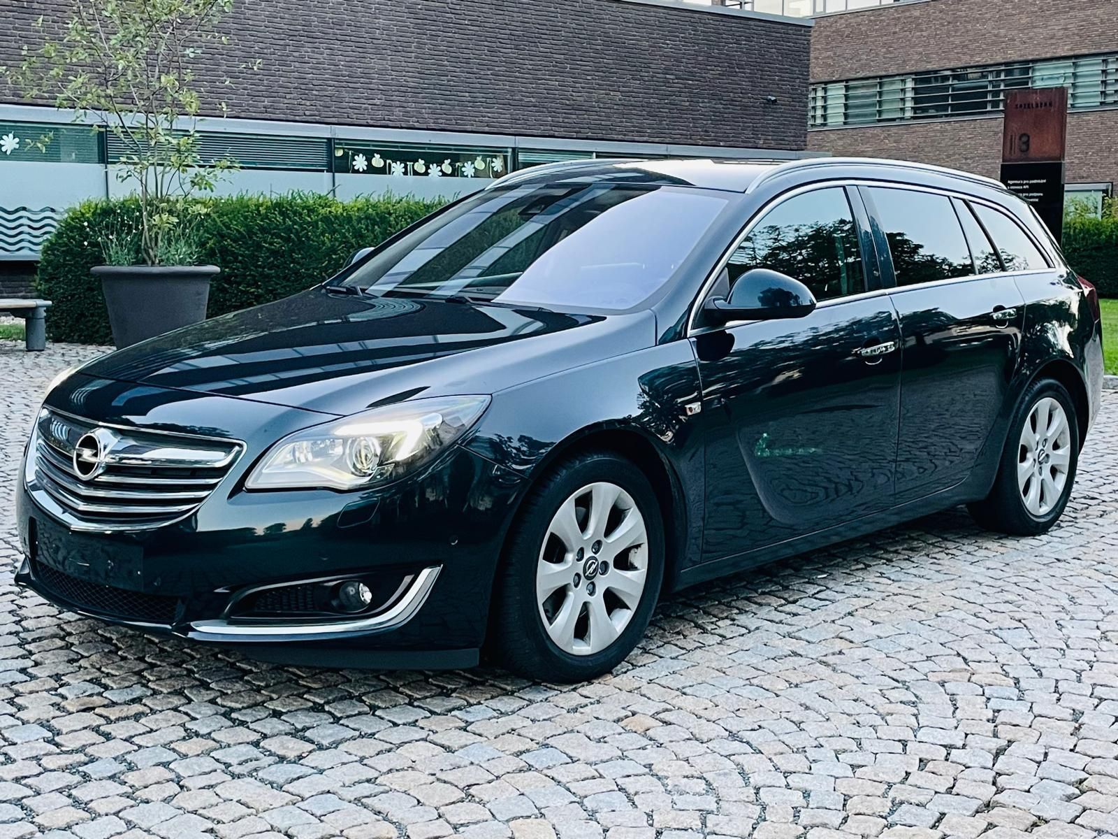 Opel Insignia, 2.0CDTi MANUÁL KAMERA SERVISKA - fotka 4