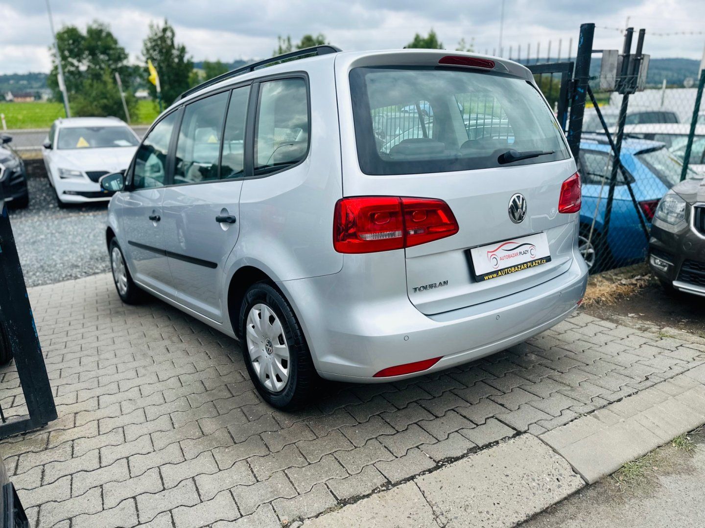 Volkswagen Touran, 1.2TSi NOVÉ ROZVODY,PĚKNÝ STAV - fotka 4