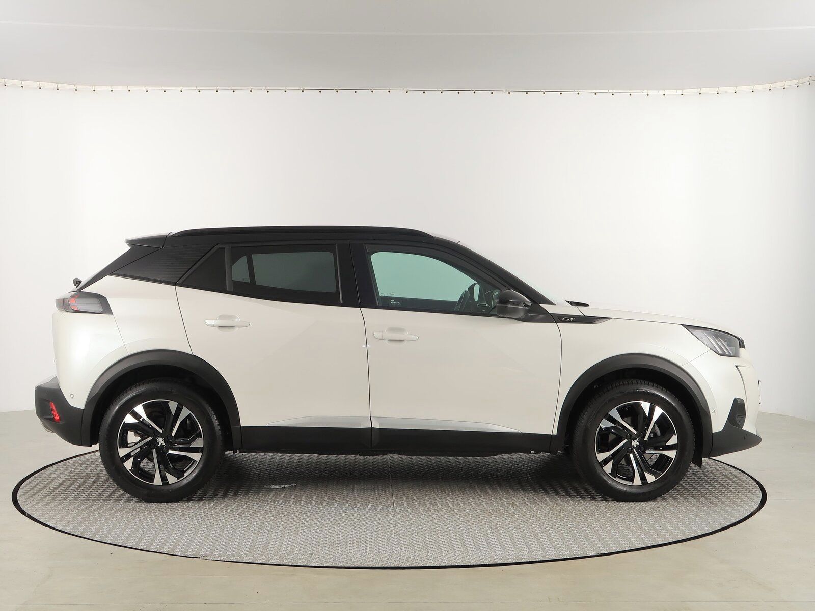 Peugeot 2008, 1.2 PureTech, GT, Automat - fotka 6