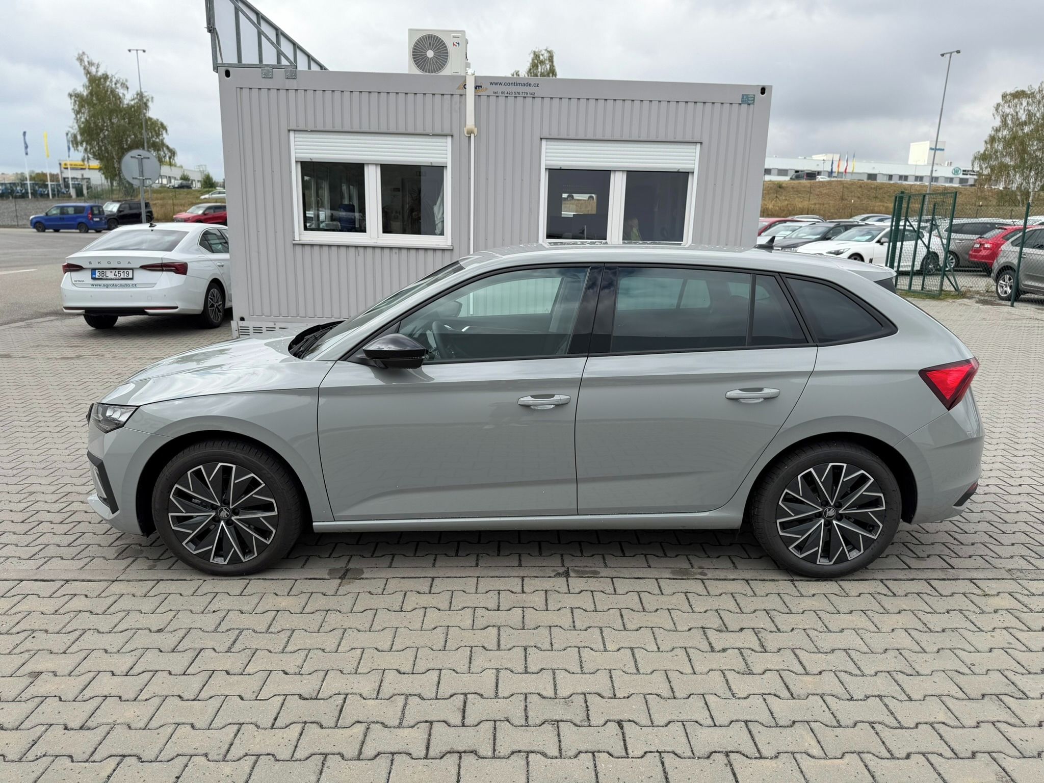 Škoda Scala, 1.0 TSI 85kW Dynamic - fotka 4