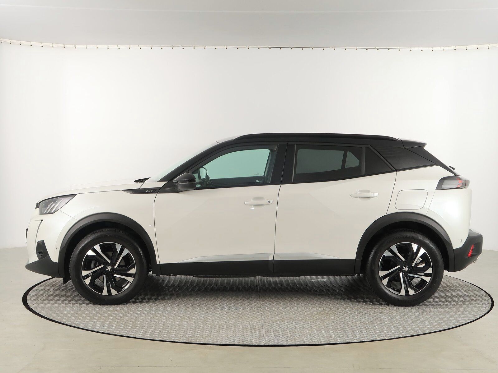 Peugeot 2008, 1.2 PureTech, GT, Automat - fotka 3