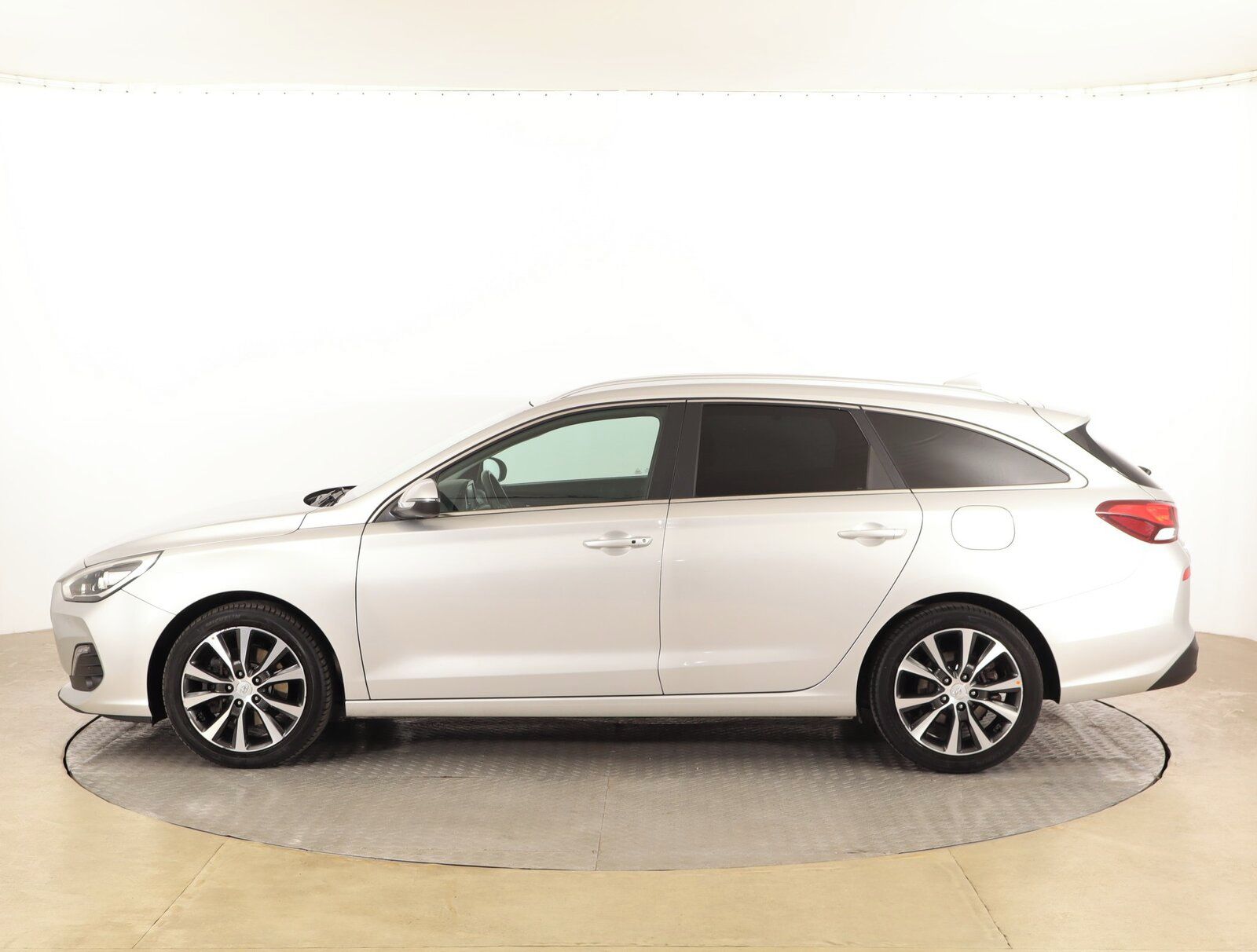 Hyundai i30, 1.4 T-GDI, Style, Automat - fotka 3
