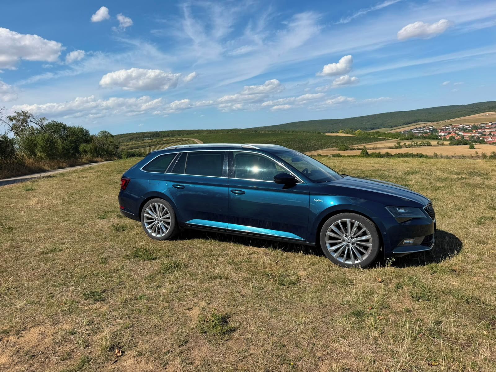 Škoda Superb, 2.0 TDI L&K - tažné - fotka 2