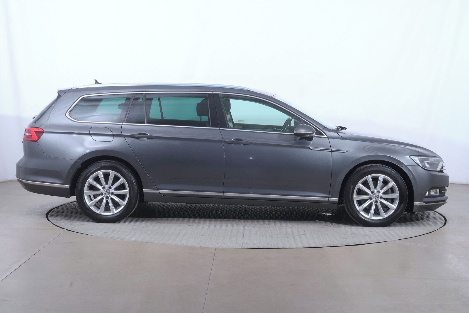 Volkswagen Passat, 2.0 TDI, Automat - fotka 6