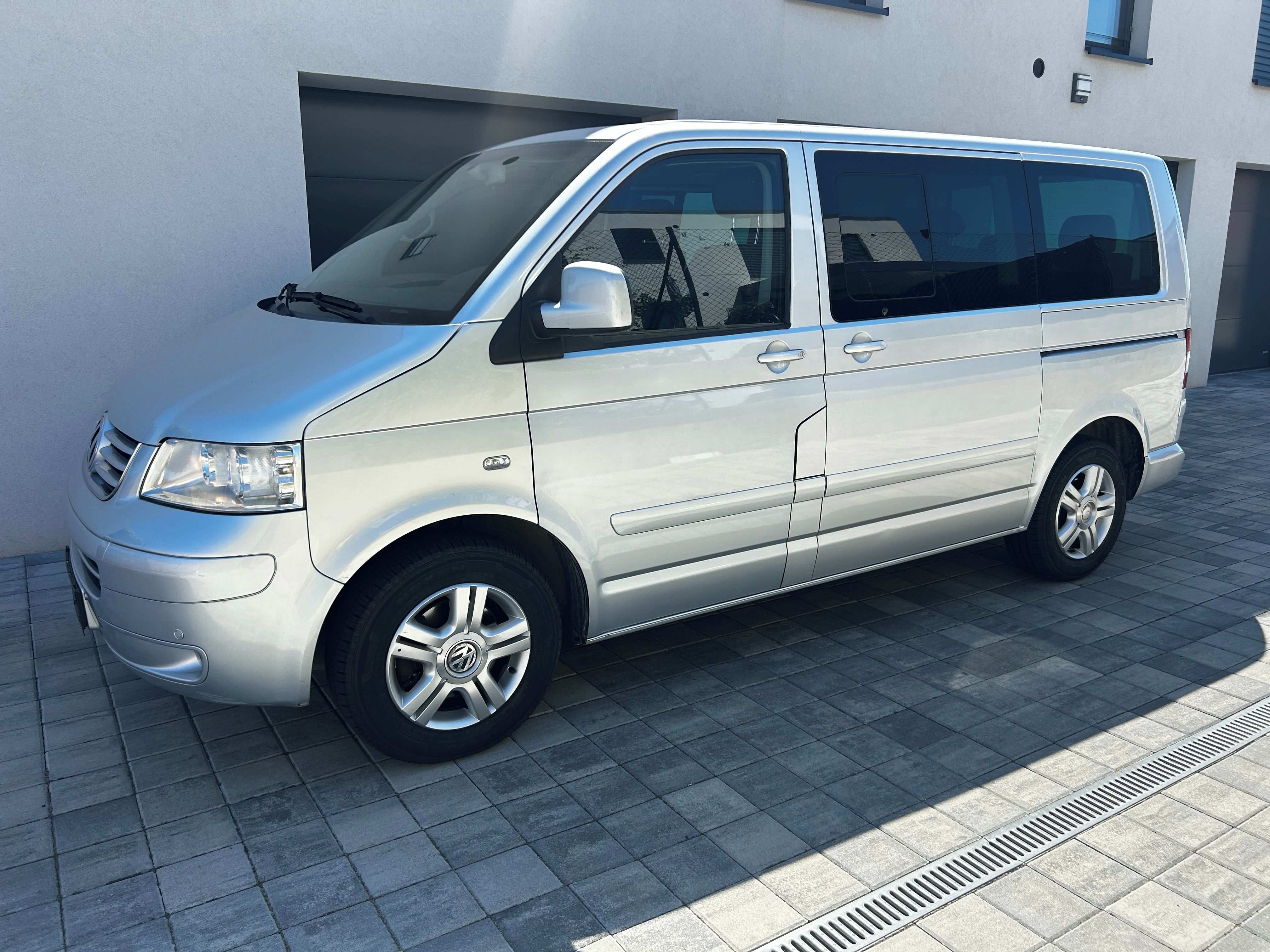 Volkswagen Multivan, HIGHLINE, 2,5 TDI 4X4 MANUAL - fotka 4