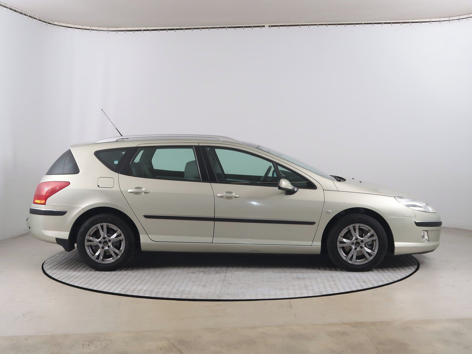 Peugeot 407, 1.6 HDi, udržované - fotka 6