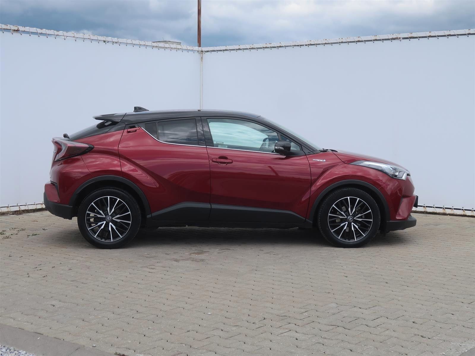 Toyota C-HR, 1.8 Hybrid, Automat - fotka 6