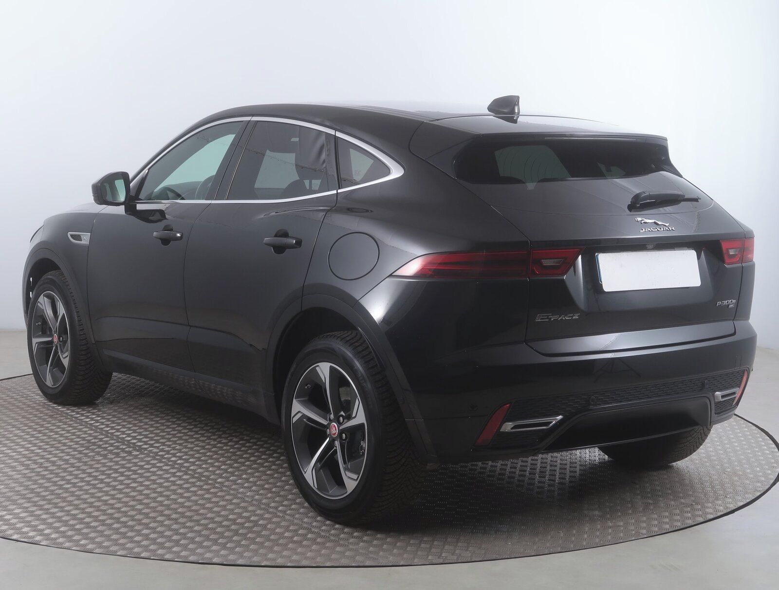 Jaguar E-Pace, P300e AWD, 4X4, Automat - fotka 4