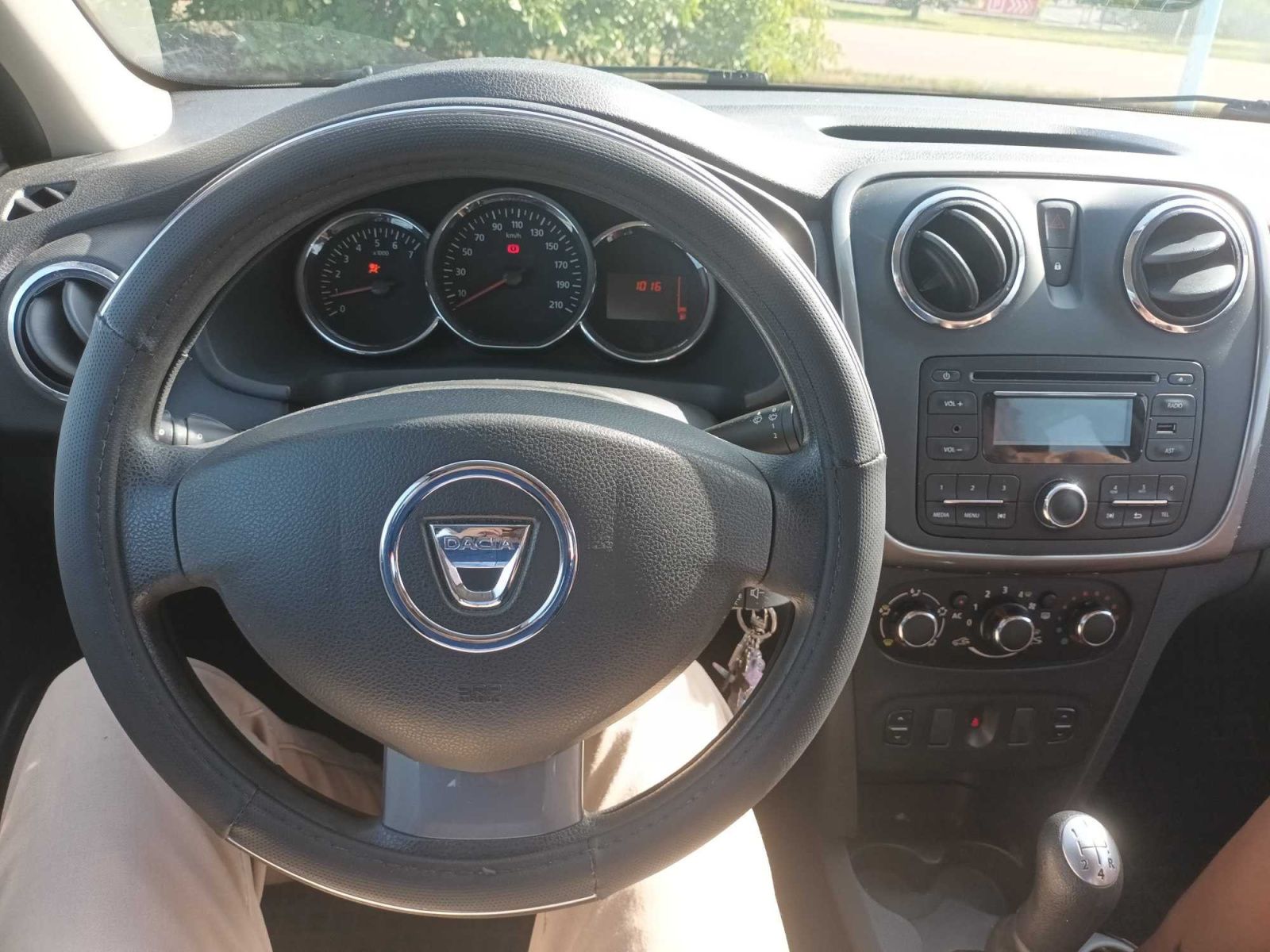 Dacia Logan, 1.2 16V, Serv.kniha, Klima - fotka 3