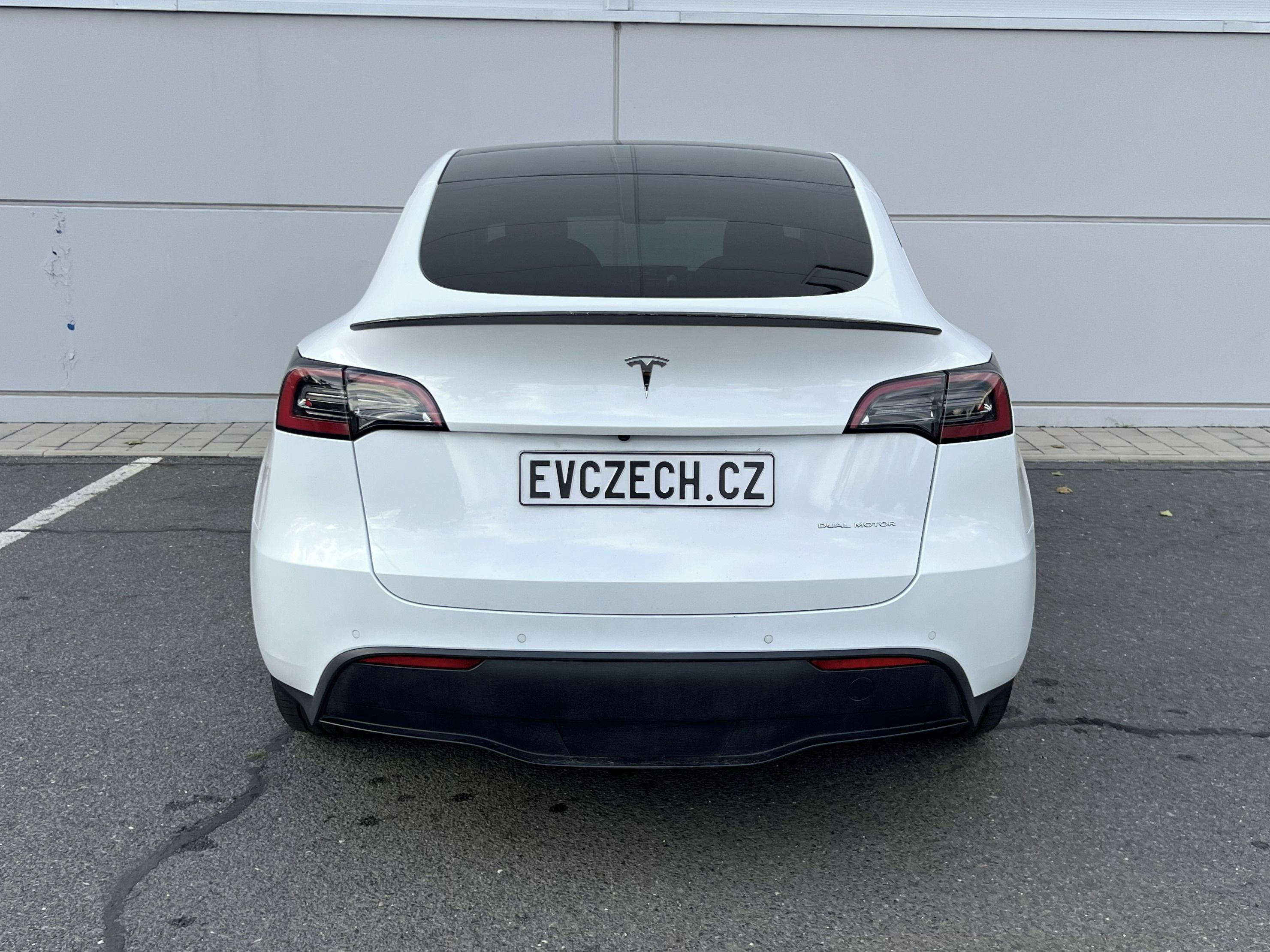 Tesla Model Y, Long Range 90% SOH - fotka 6