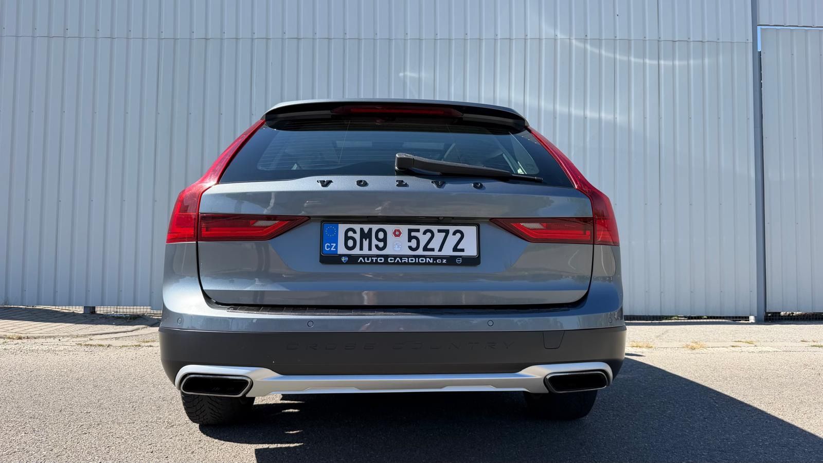 Volvo V90, CROSS COUNTRY D4 AWD POLESTAR - fotka 4