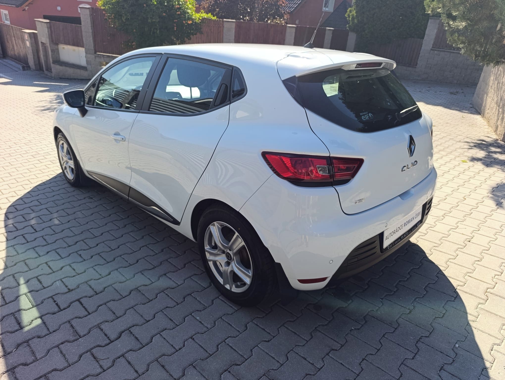 Renault Clio, 1.maj,ČR,serv.k,záruka,tažné! - fotka 4