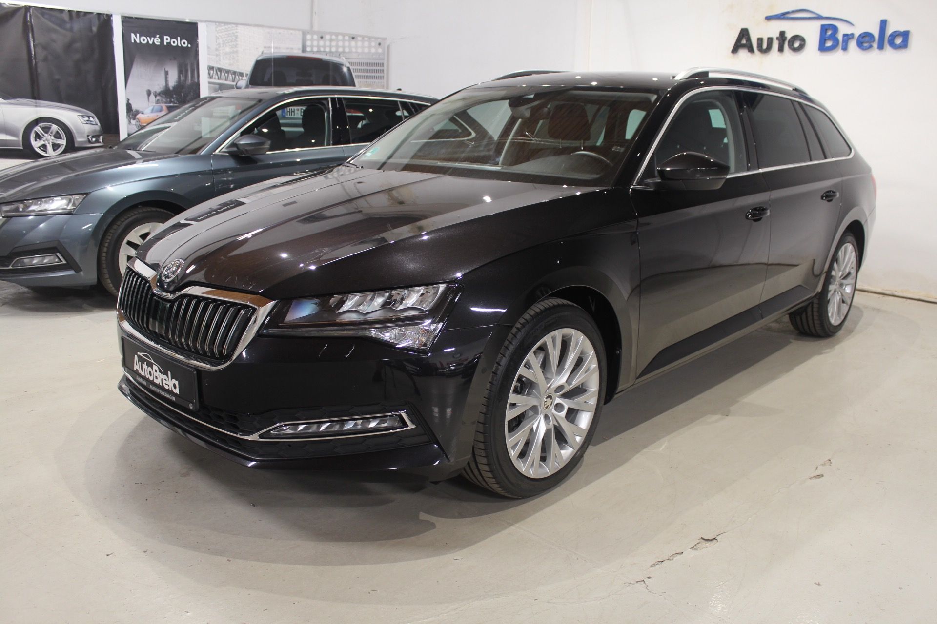 Škoda Superb, 2.0TDI DSG Style+ Display  LED - fotka 6