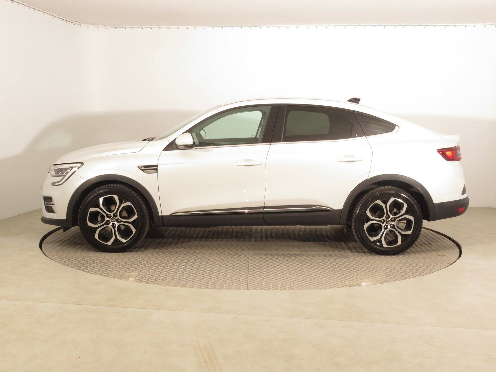 Renault Arkana, 1.3 TCe, Automat, Serv.kniha - fotka 3