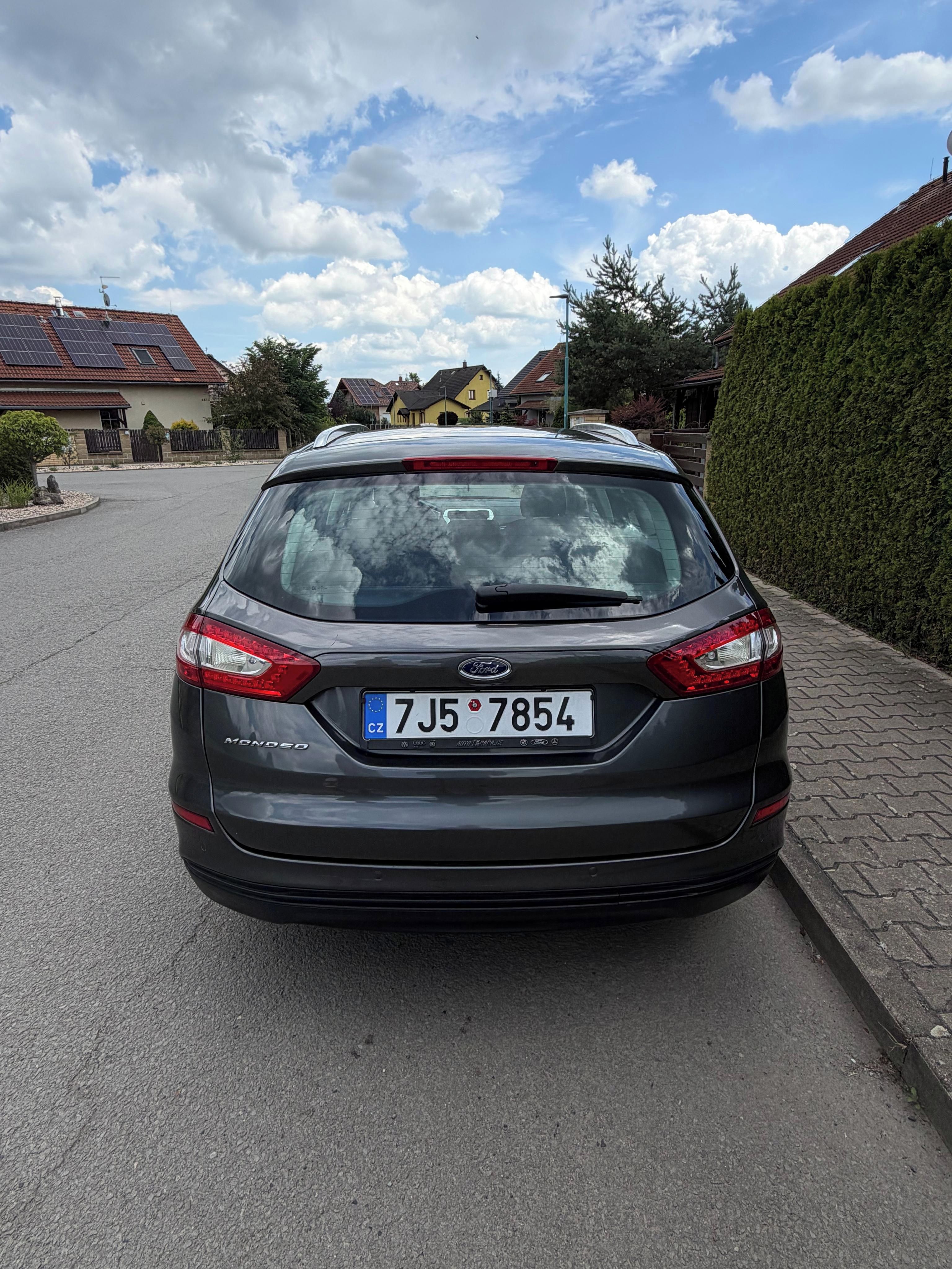 Ford Mondeo, Ford Mondeo mk5 2.0 - fotka 6