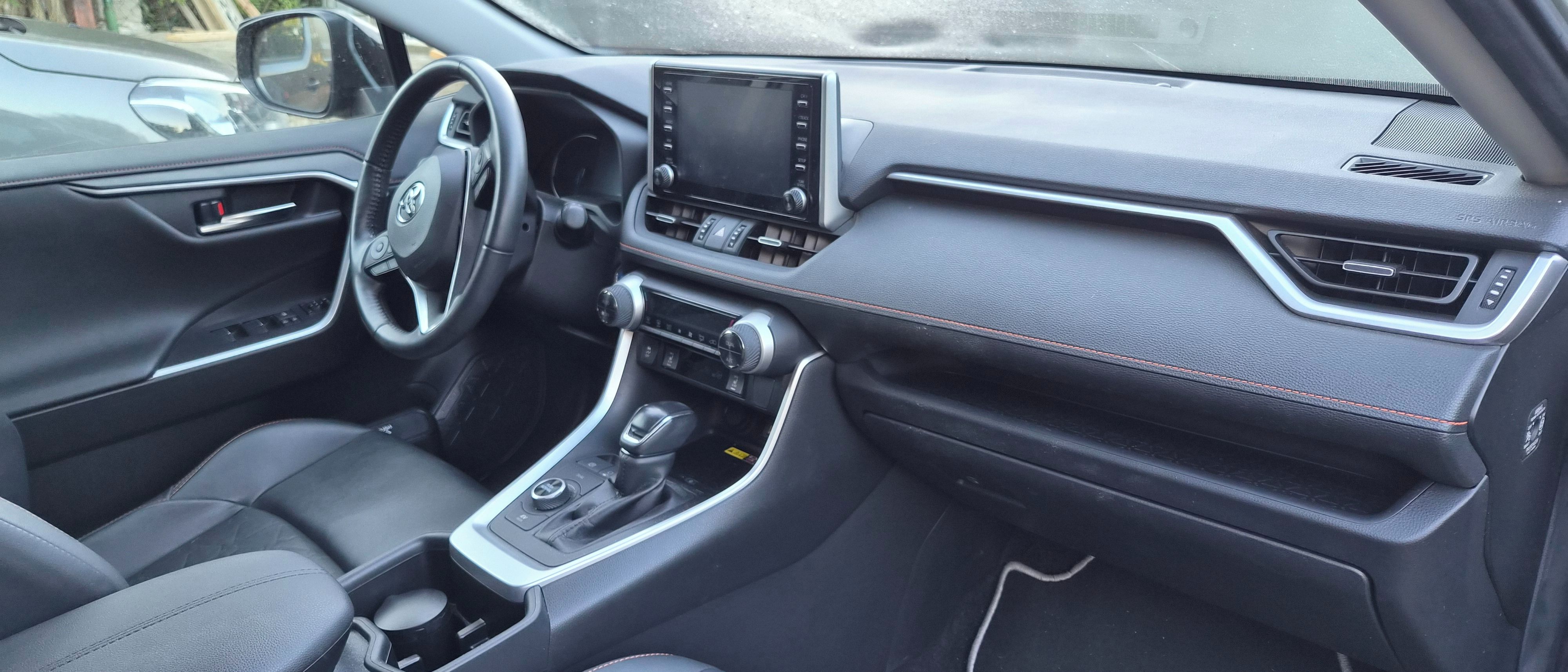 Toyota Rav4, SUV AWD 2,5 Hybrid (222 k) - fotka 3