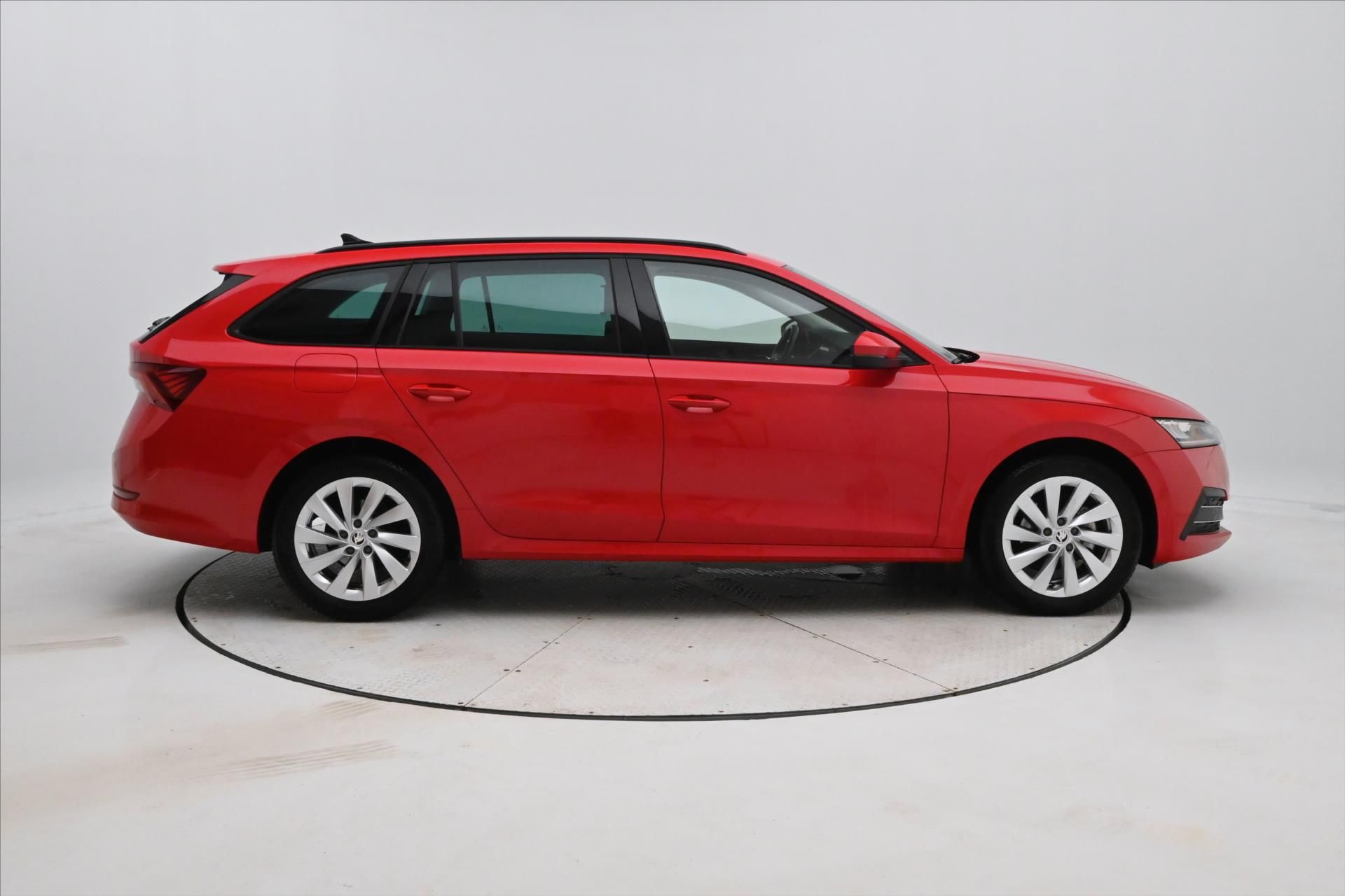 Škoda Octavia, 2,0 110kW DSG Ambition Záruka - fotka 4