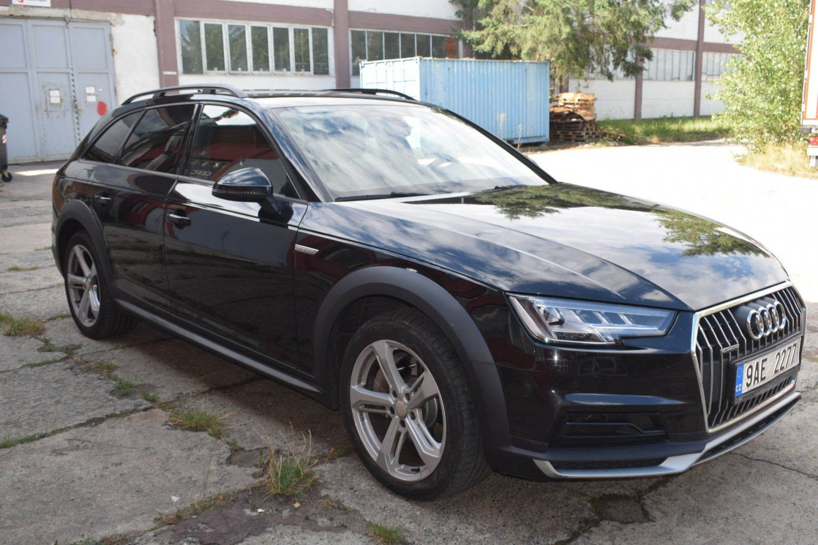 Audi A4 allroad, servis. pěkná - fotka 5